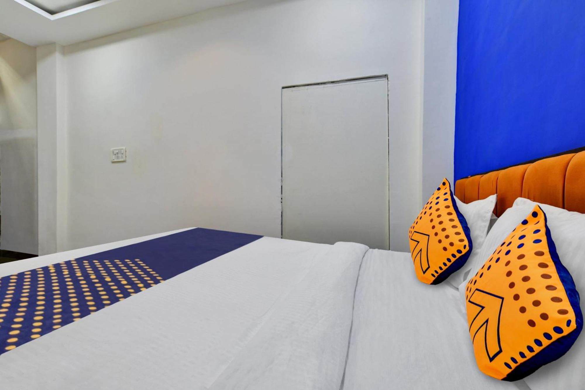 Hotel Spot On 81340 Bamleshwari Indore
