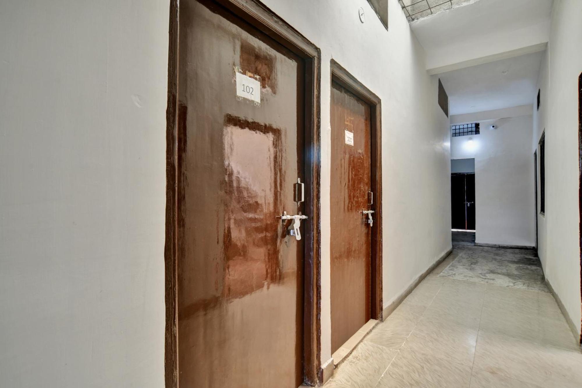 Spot On 81340 Bamleshwari Hotel Indore