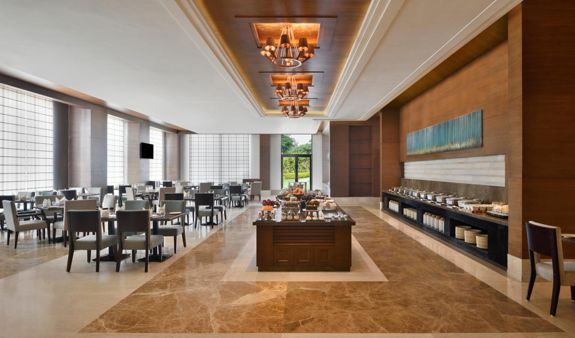 Sheraton Grand Palace 5*