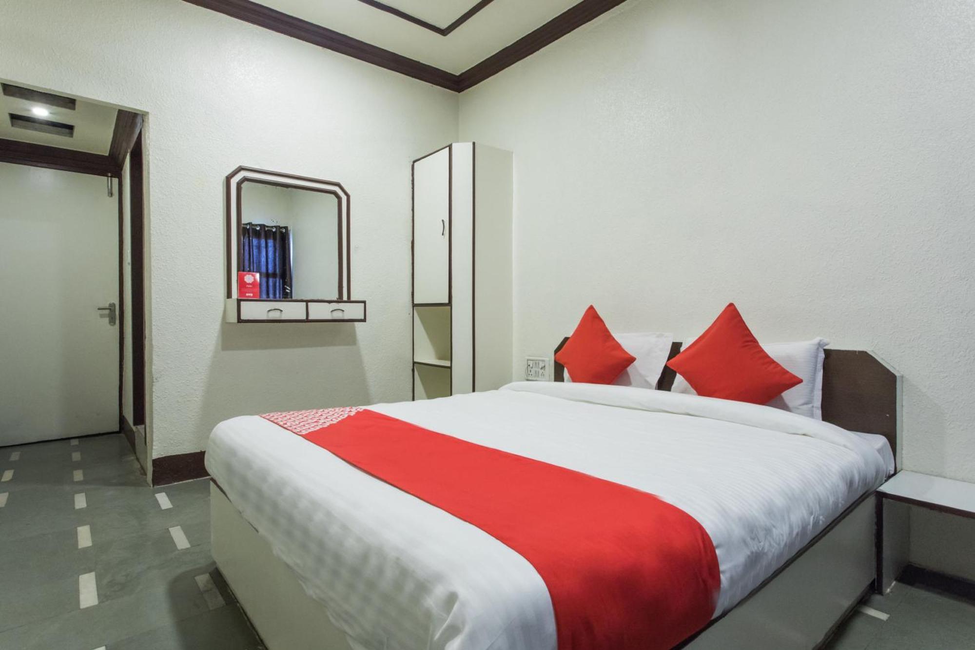 Oyo 2760 Chanakya Hotel Indore