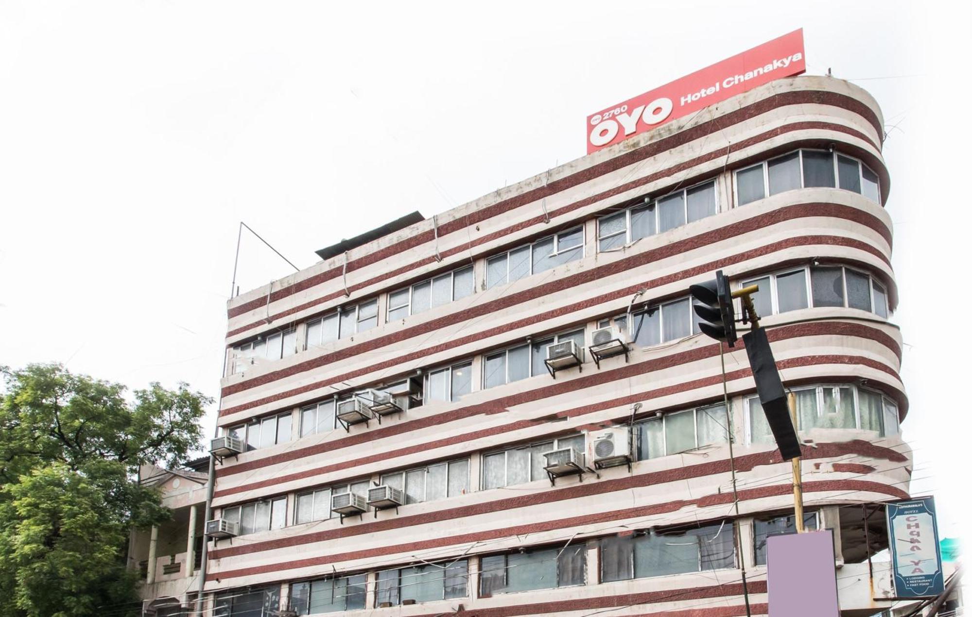 Hotel Oyo 2760 Chanakya 3*