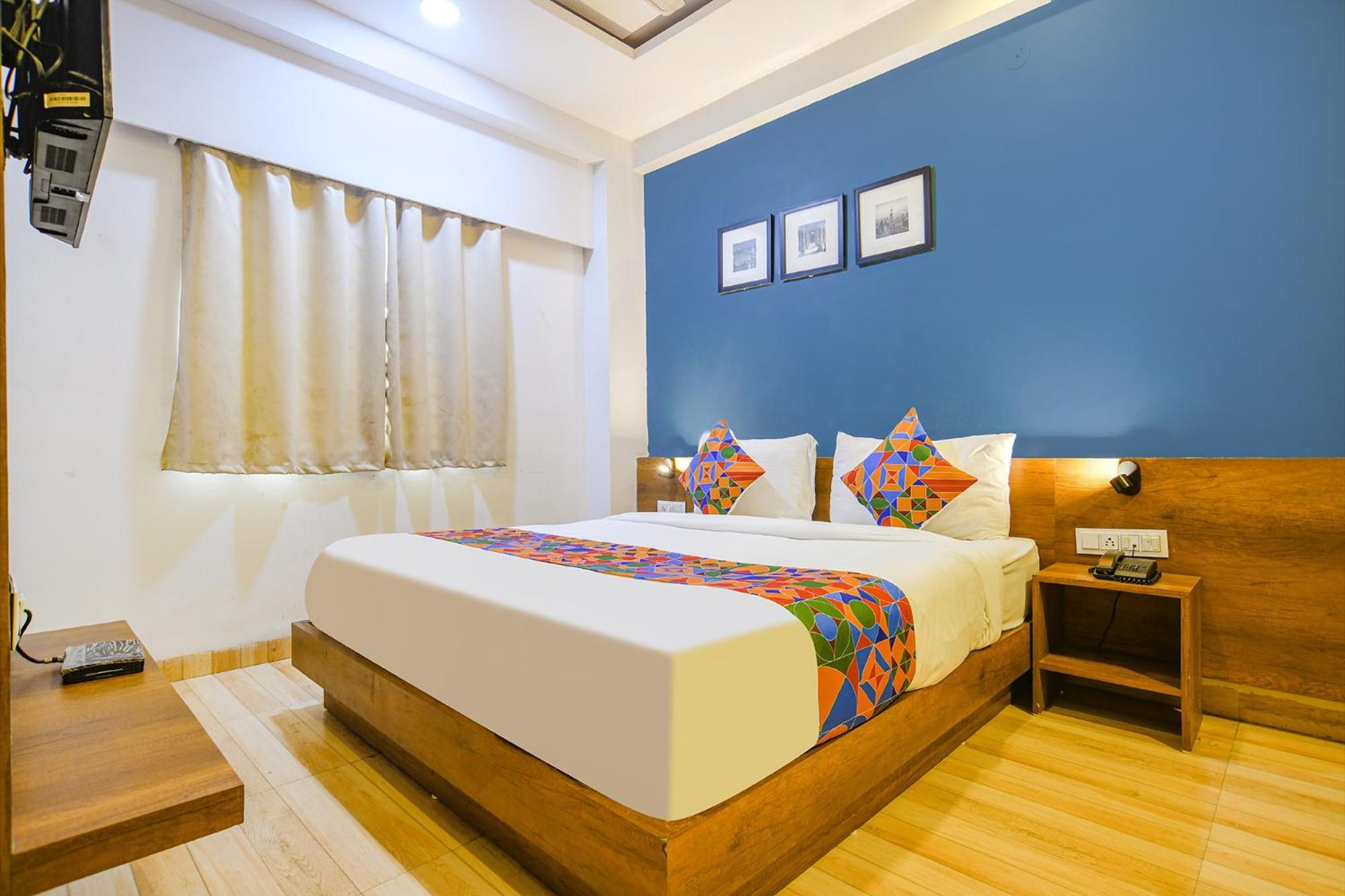 Hotel Fabhotel Hello Homz