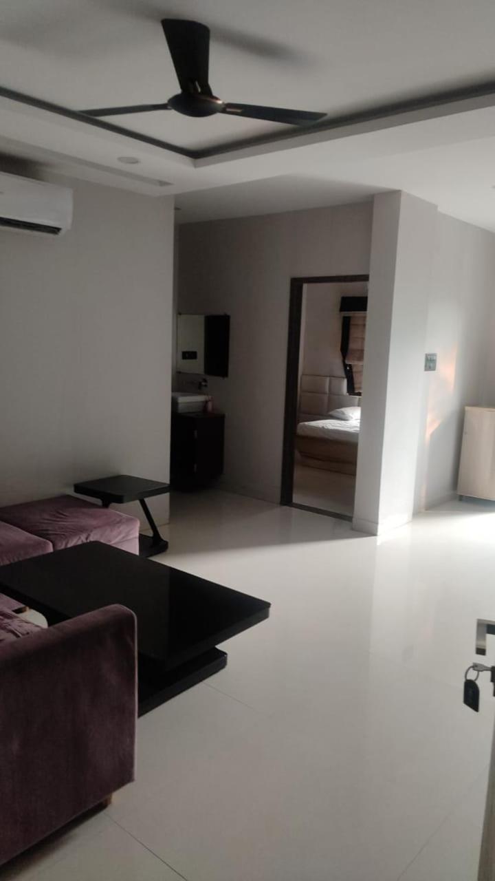 Stay10 Premium Service Indore