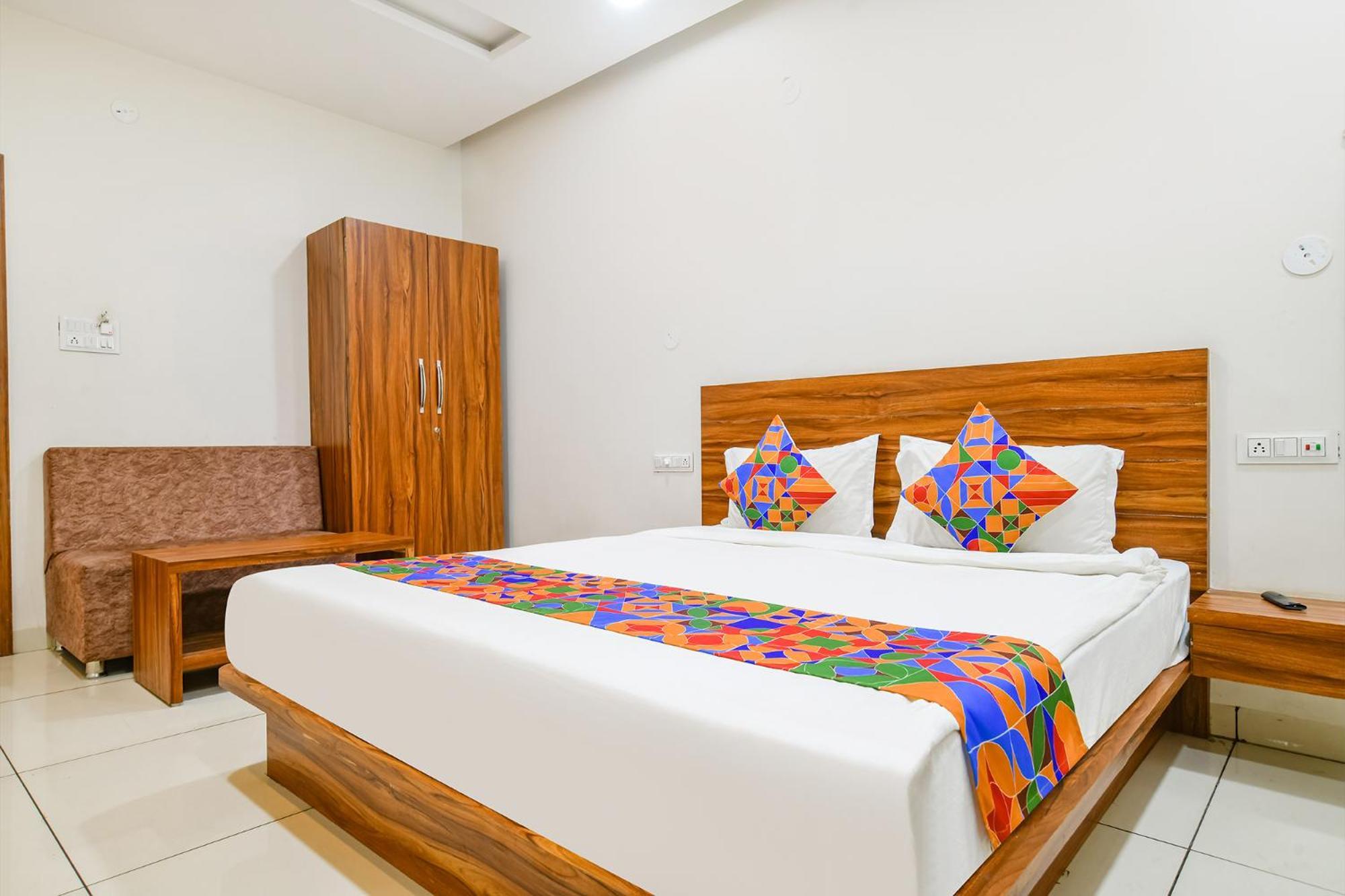 Hotel O Blue Sky 3*