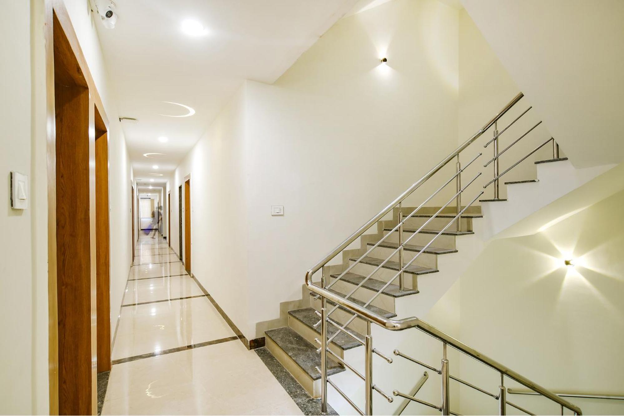 Hotel Fabhotel Woodlark 3*