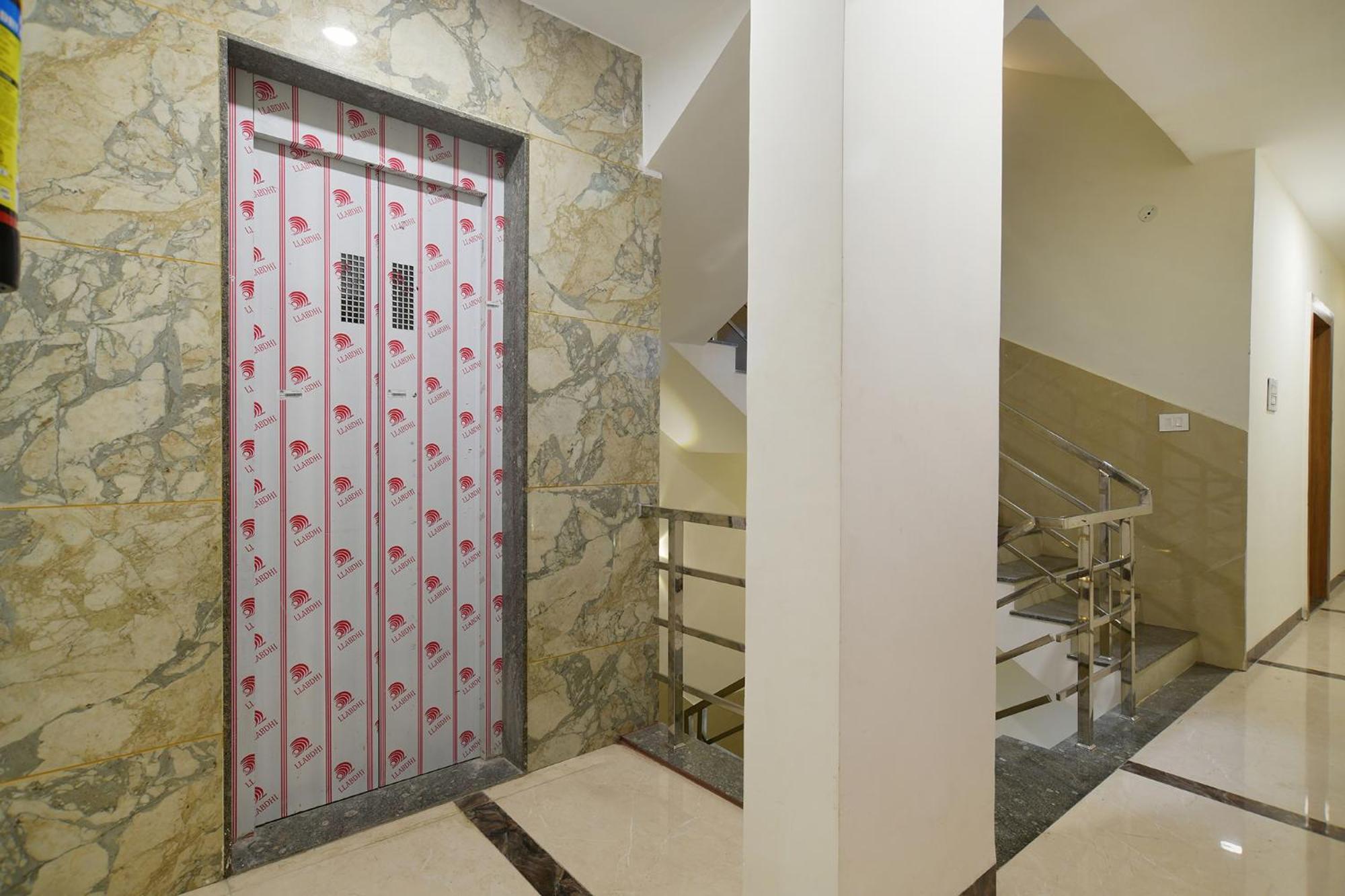 Hotel Fabhotel Woodlark Indore