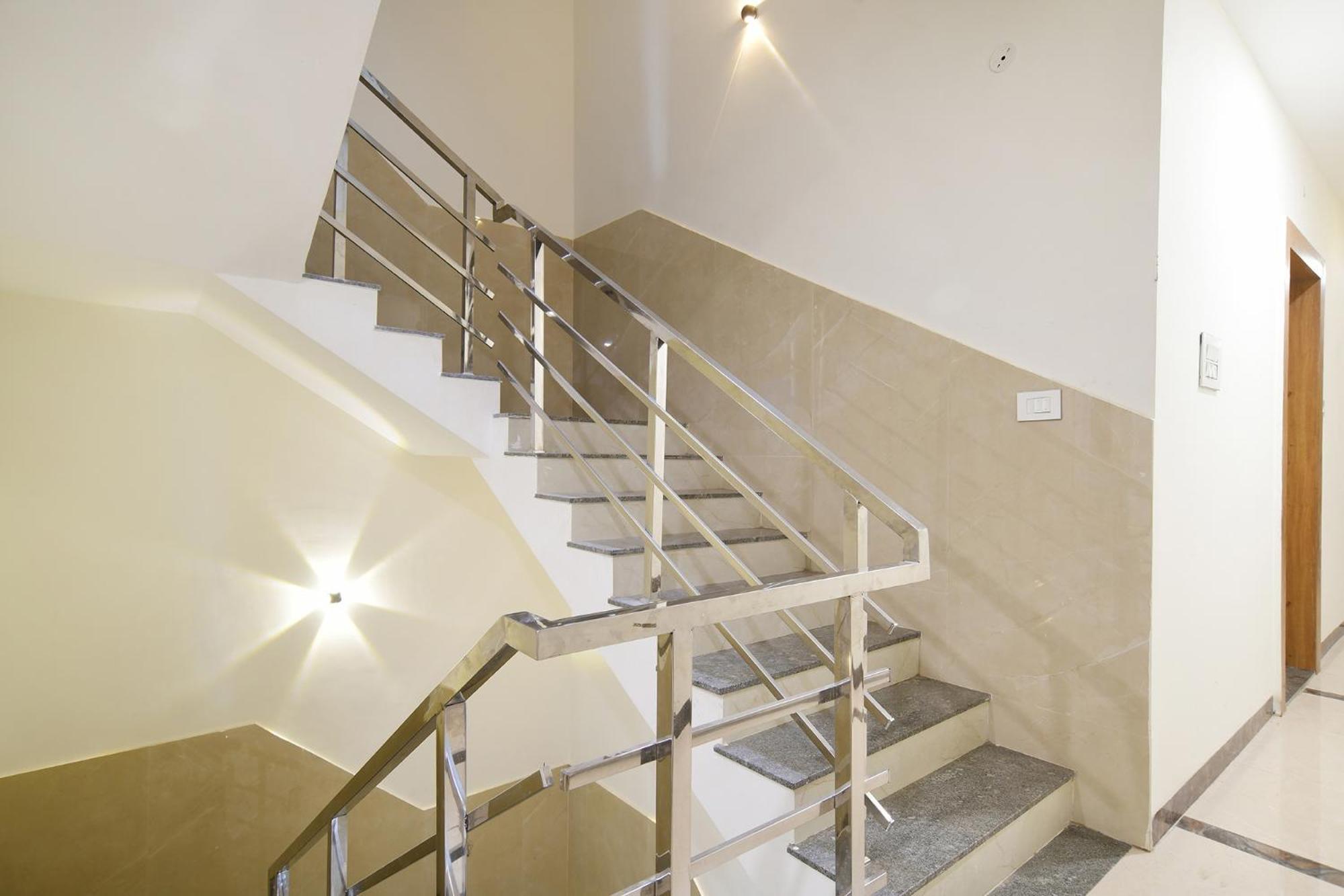 Fabhotel Woodlark Hotel Indore