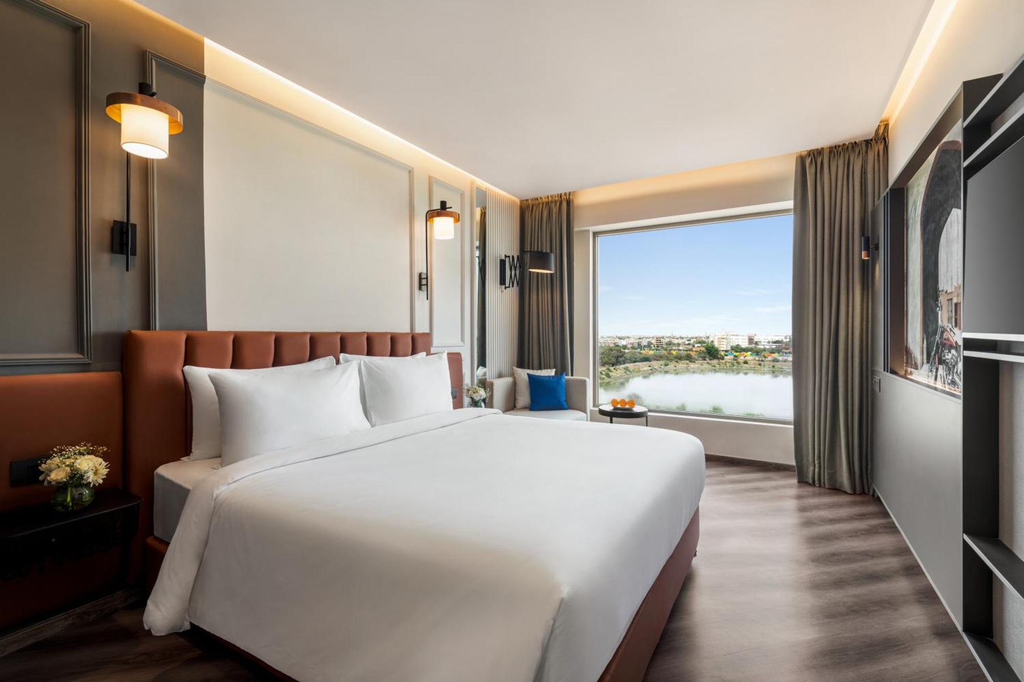 Hotel Ramada Encore By Wyndham Nipania Indore