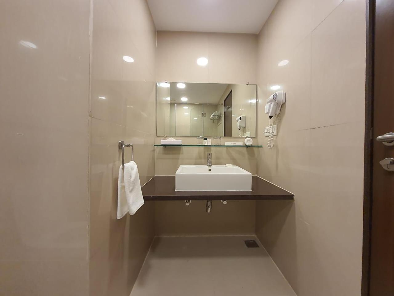 Brilliant & Convention Centre Hotel Indore