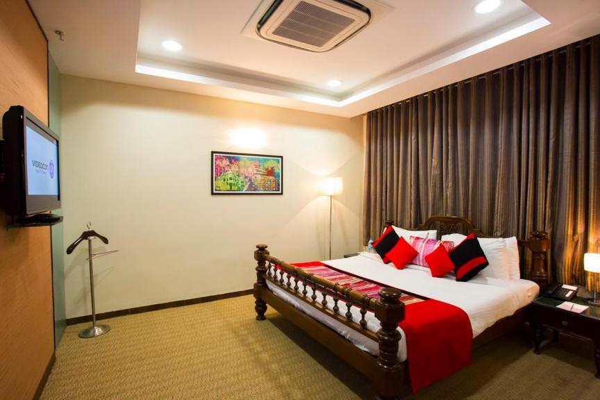 Brilliant & Convention Centre Hotel 5*