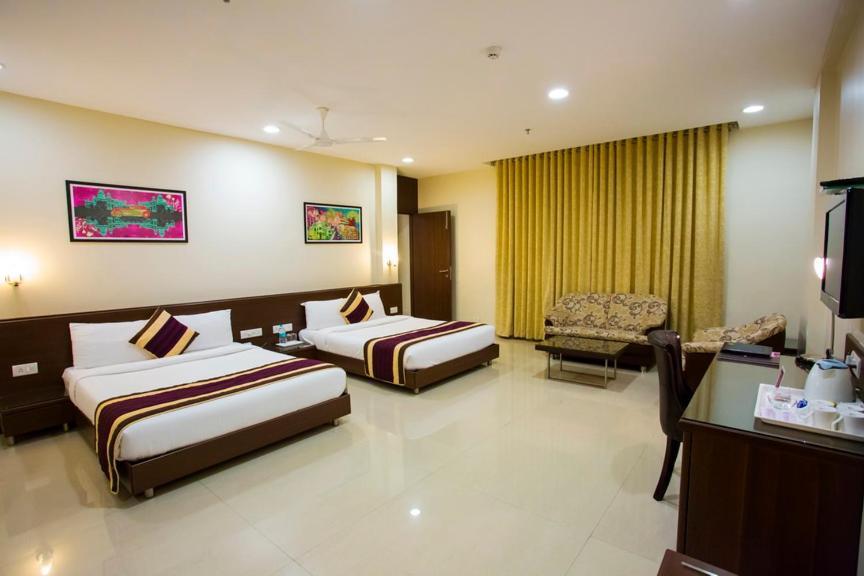 Hotel Brilliant & Convention Centre 5*