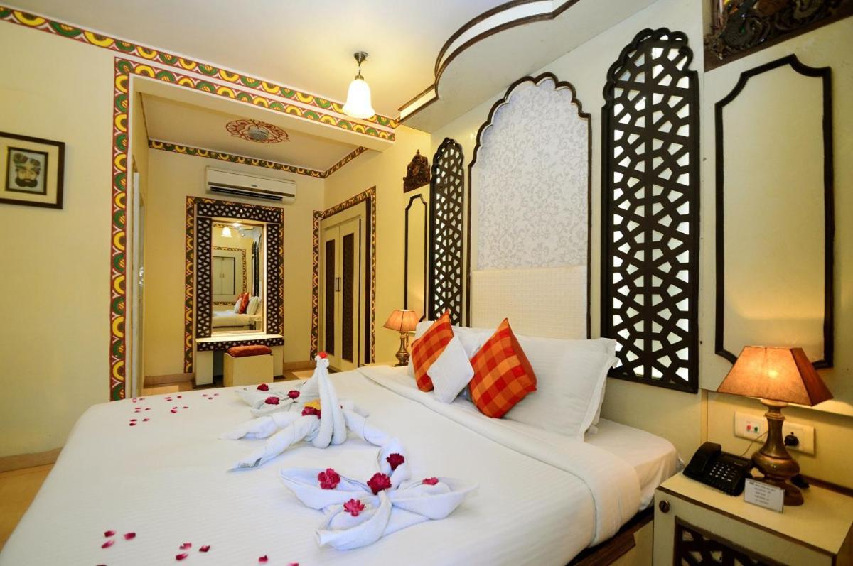 Chokhi Dhani Hotel 3*