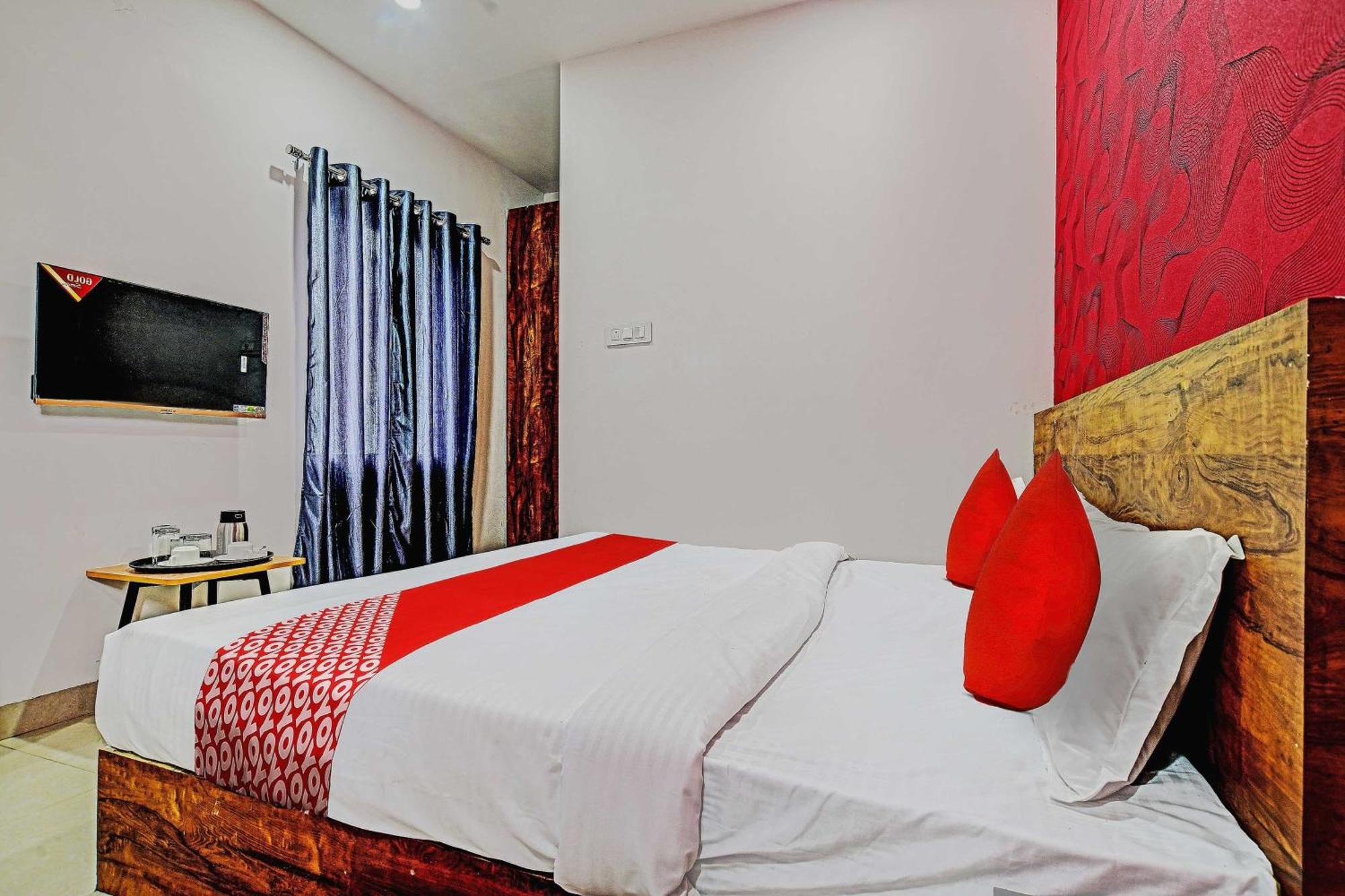Hotel Oyo Flagship Blue Tick Indore