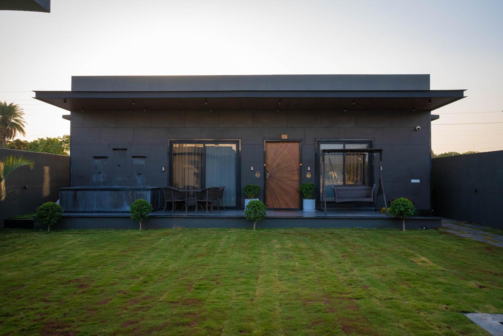 Villa Fomo Farm