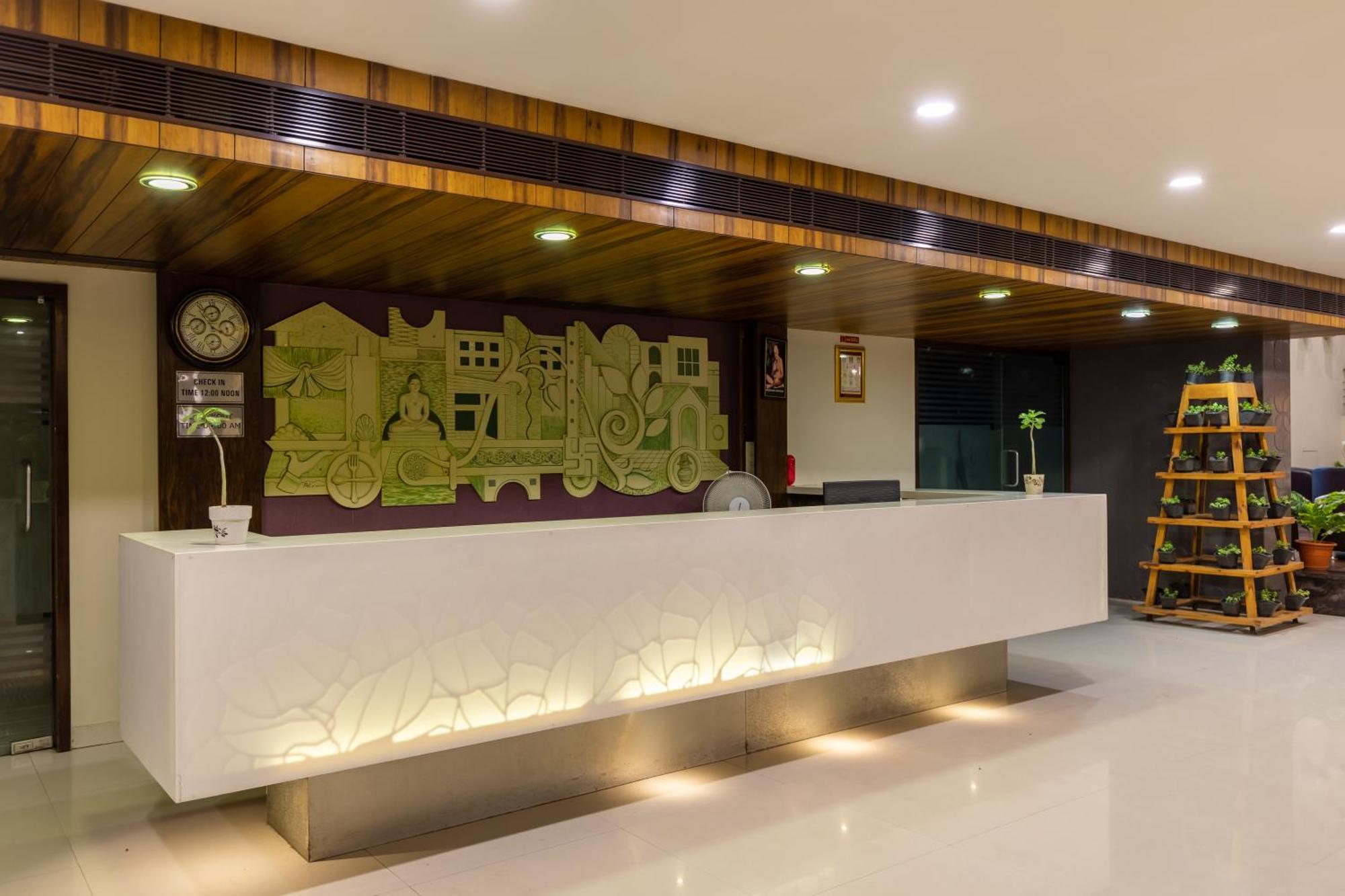 Hotel Monk's Nirvanaa &
