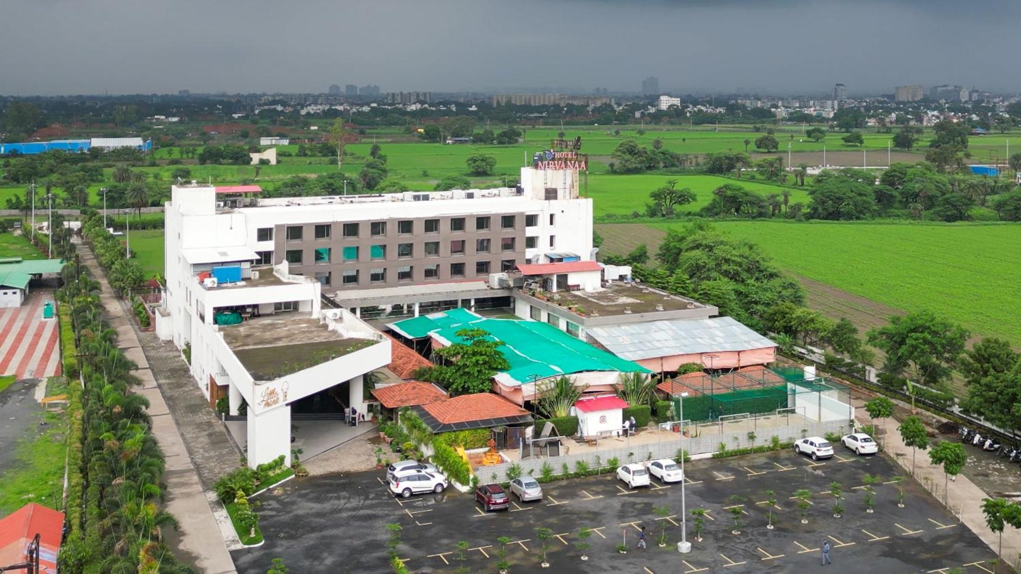 Monk's Nirvanaa & Hotel 3*