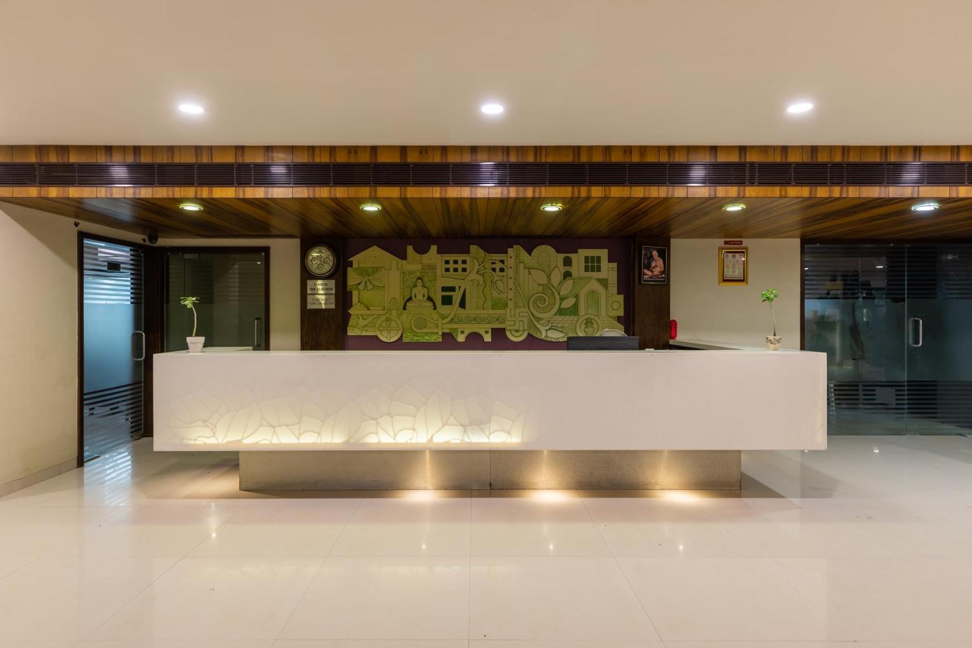 Hotel Monk's Nirvanaa & Indore