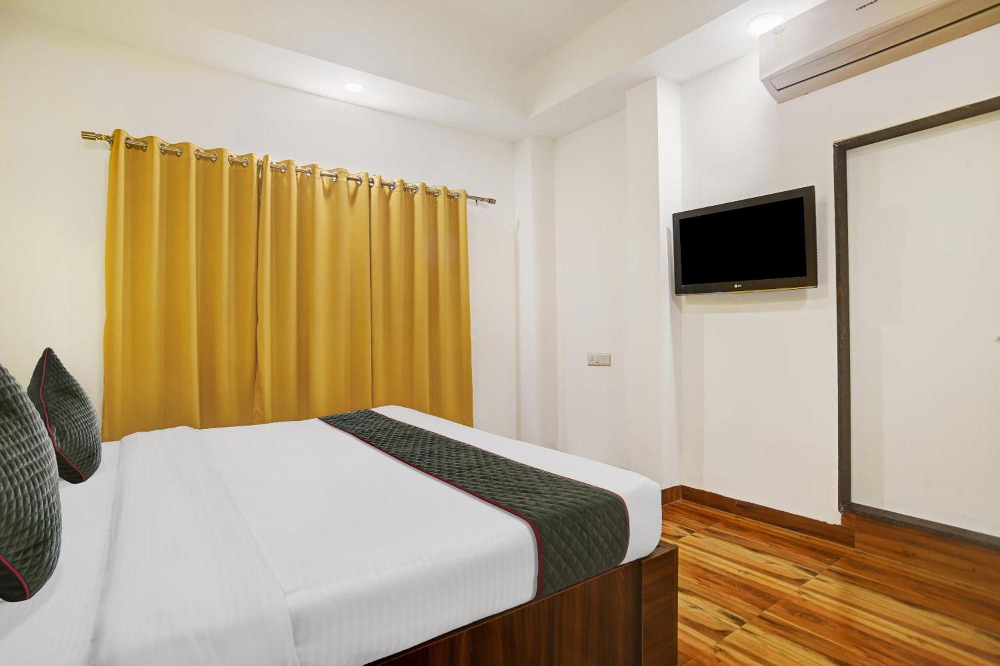 Hotel Super Townhouse Pine Tree 4*