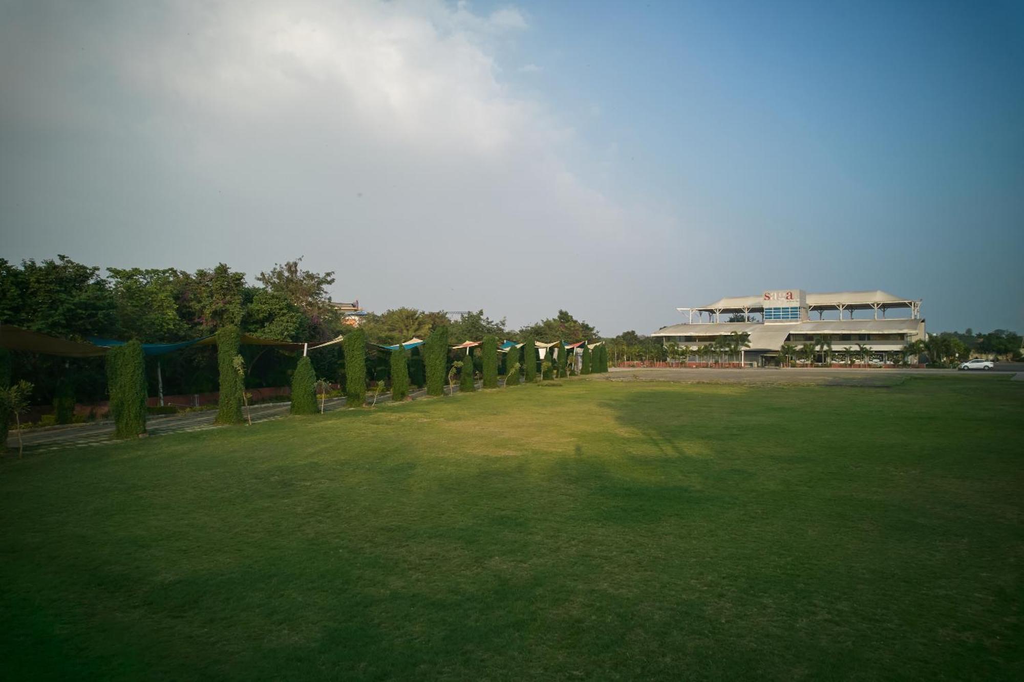 Resort Zone Connect By The Park Indore