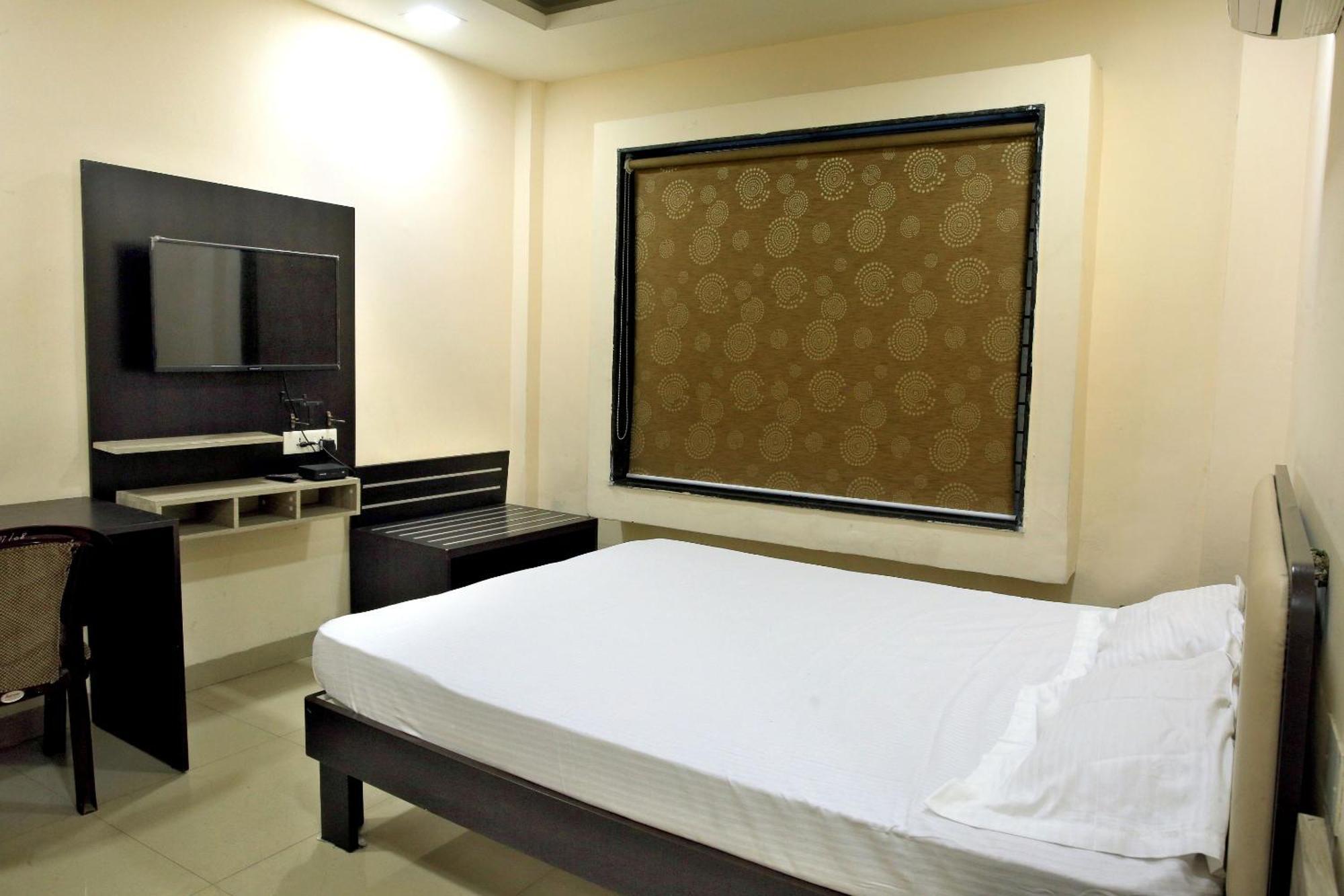 Hotel Shri Raam Krishna Baag Indore