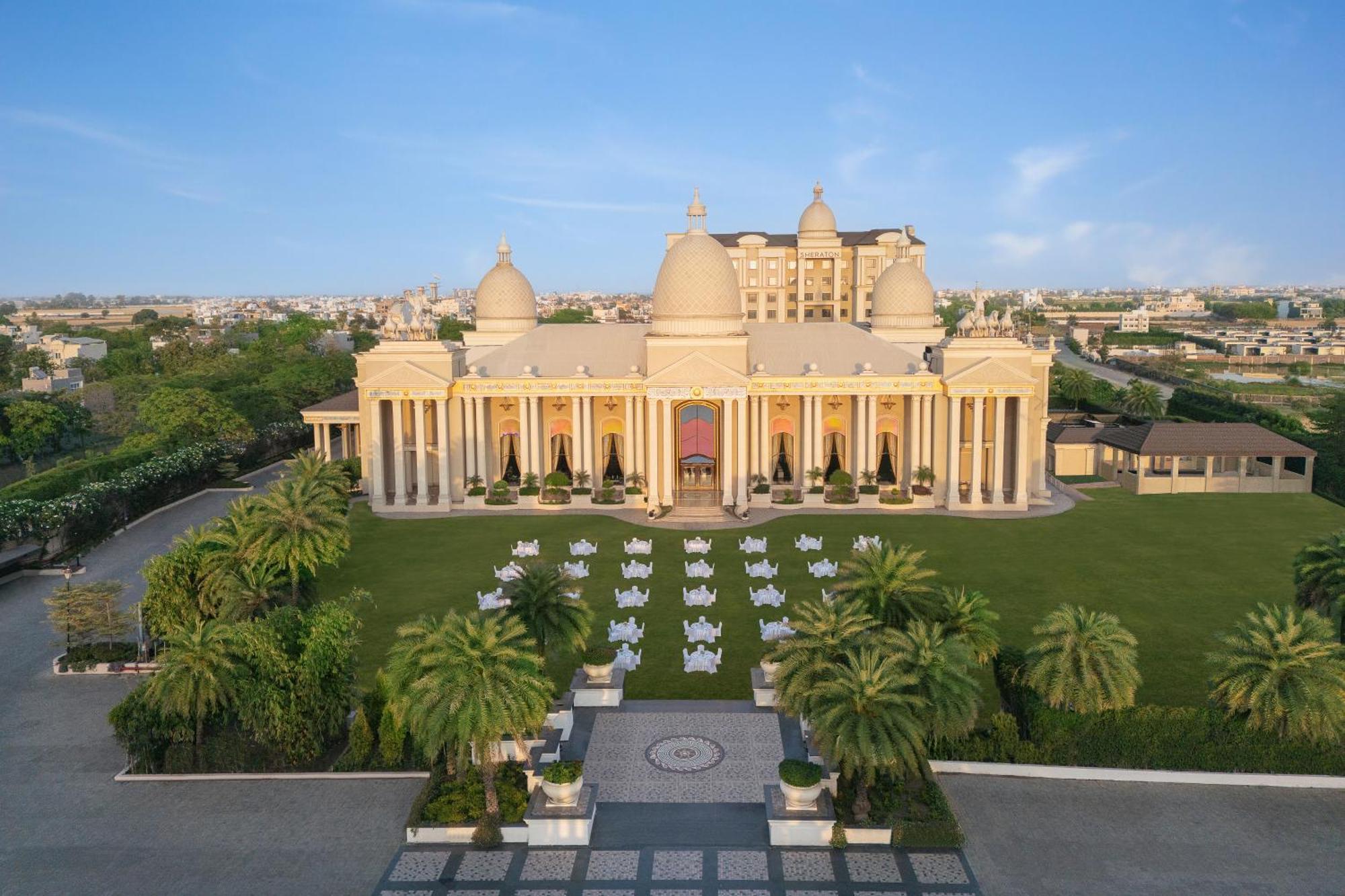 Sheraton Grand Palace Hotel