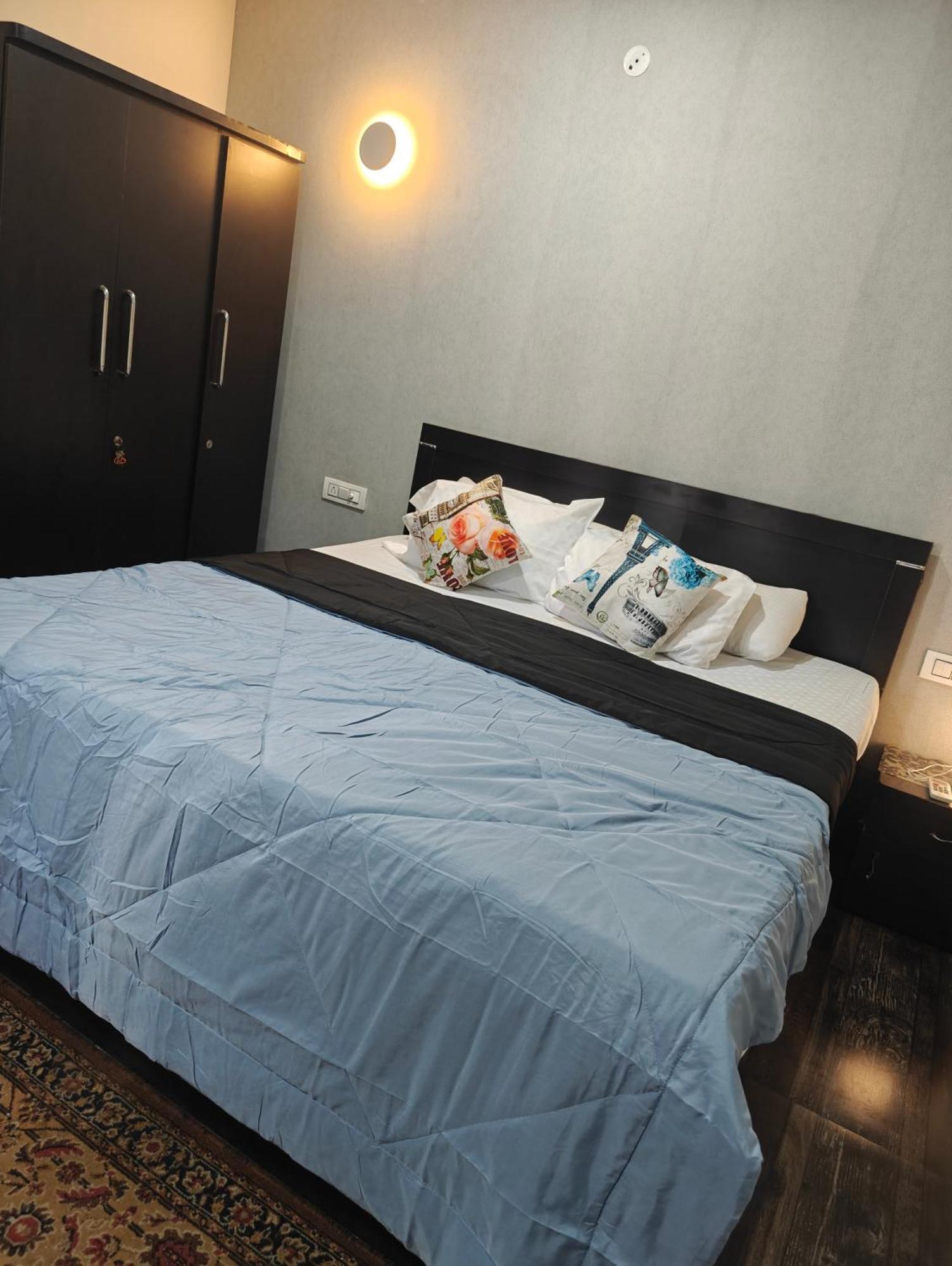 Villa Luxurious 3bhk *