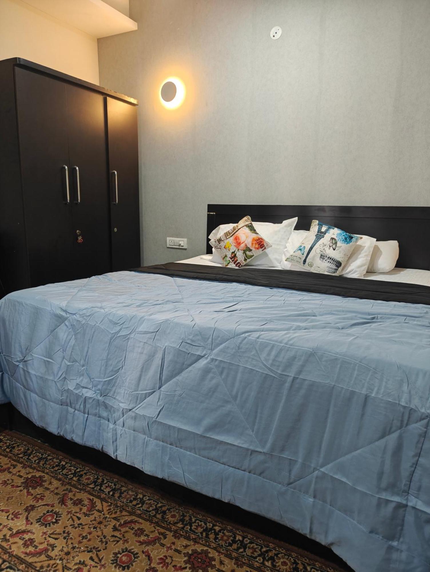 Luxurious 3bhk Villa *
