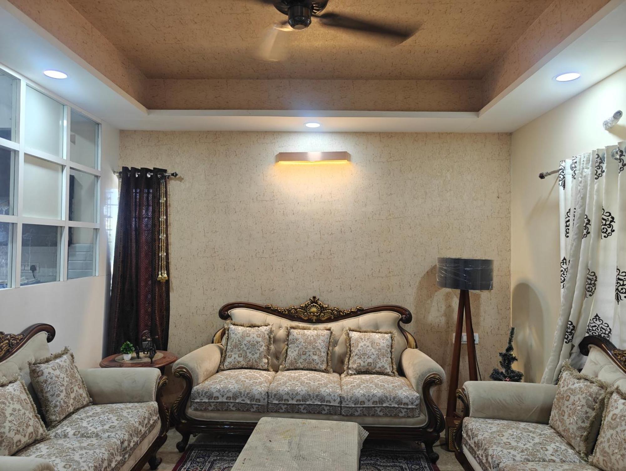 Luxurious 3bhk Villa *