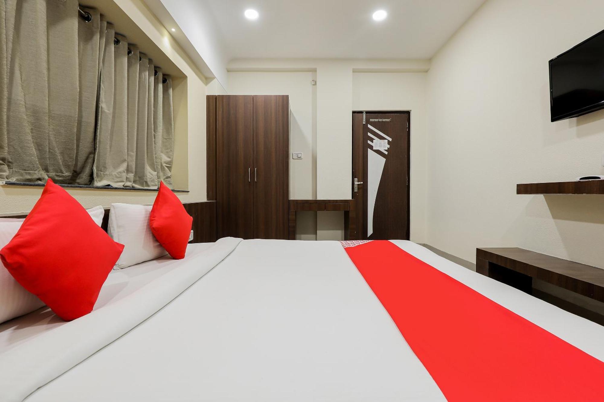 Oyo Relax Hotel 3*