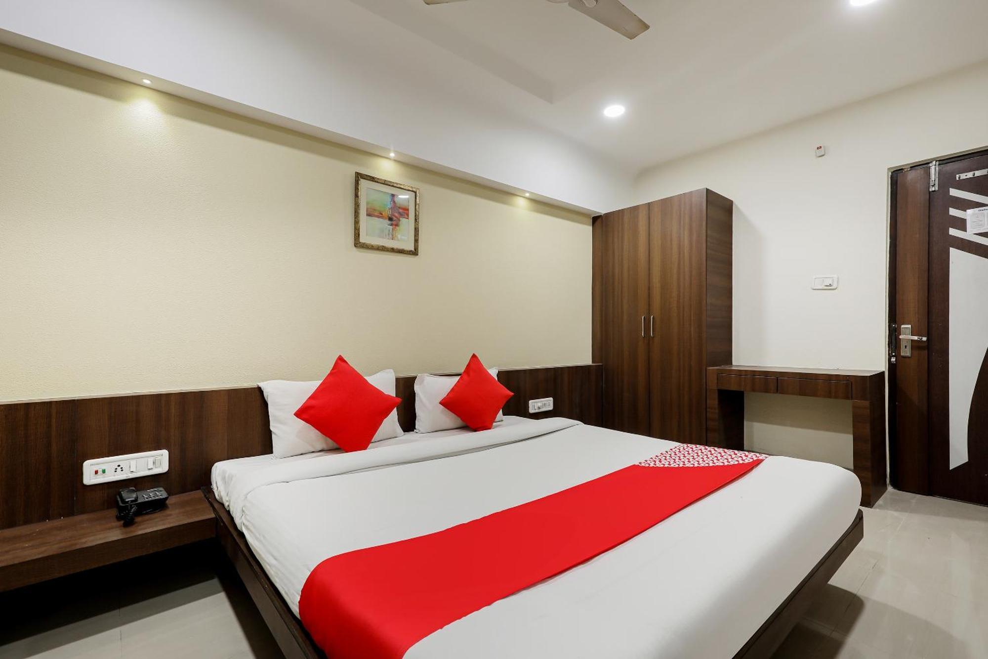 Hotel Oyo Relax Indore
