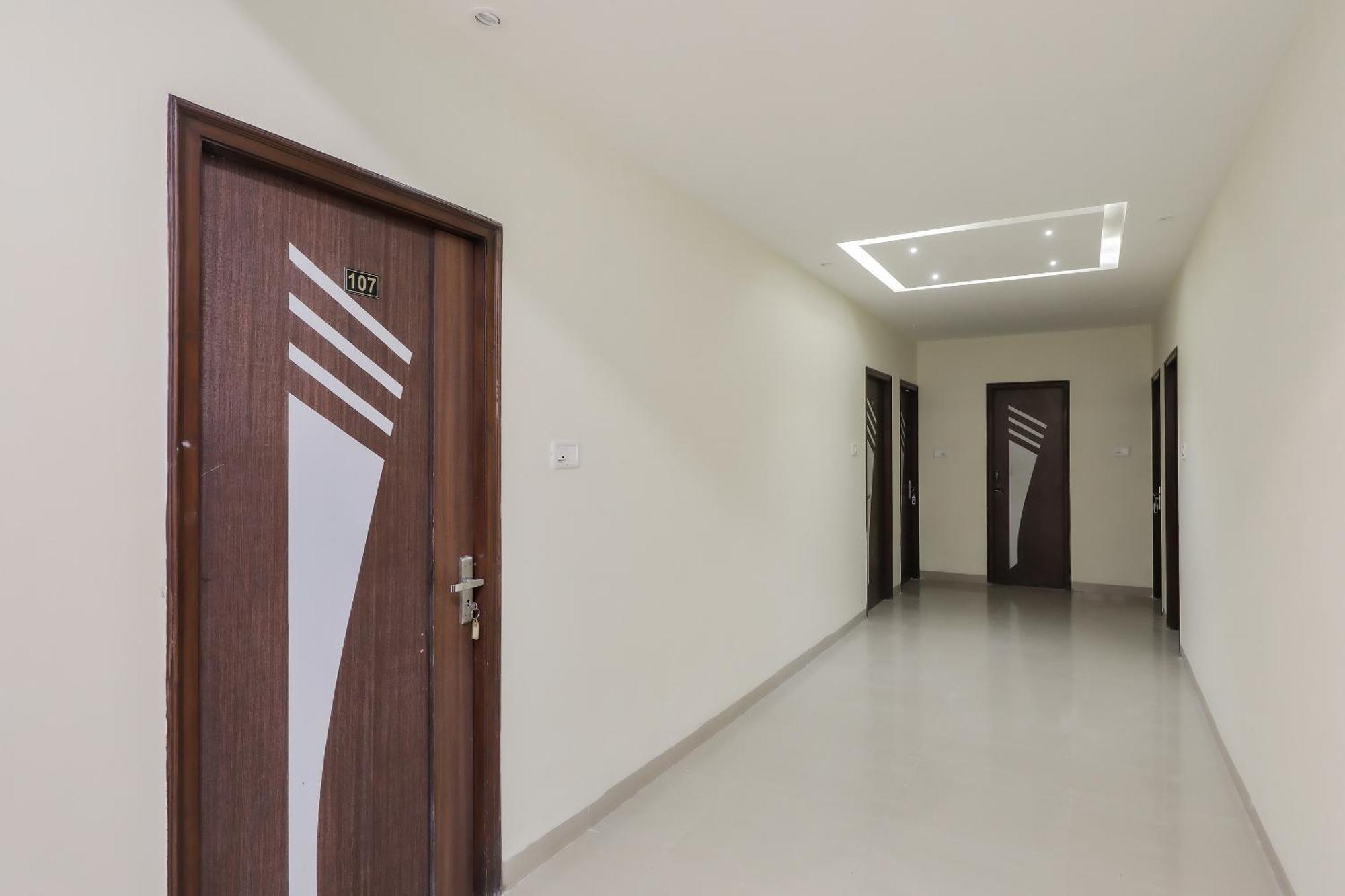 Oyo Relax Hotel 3*