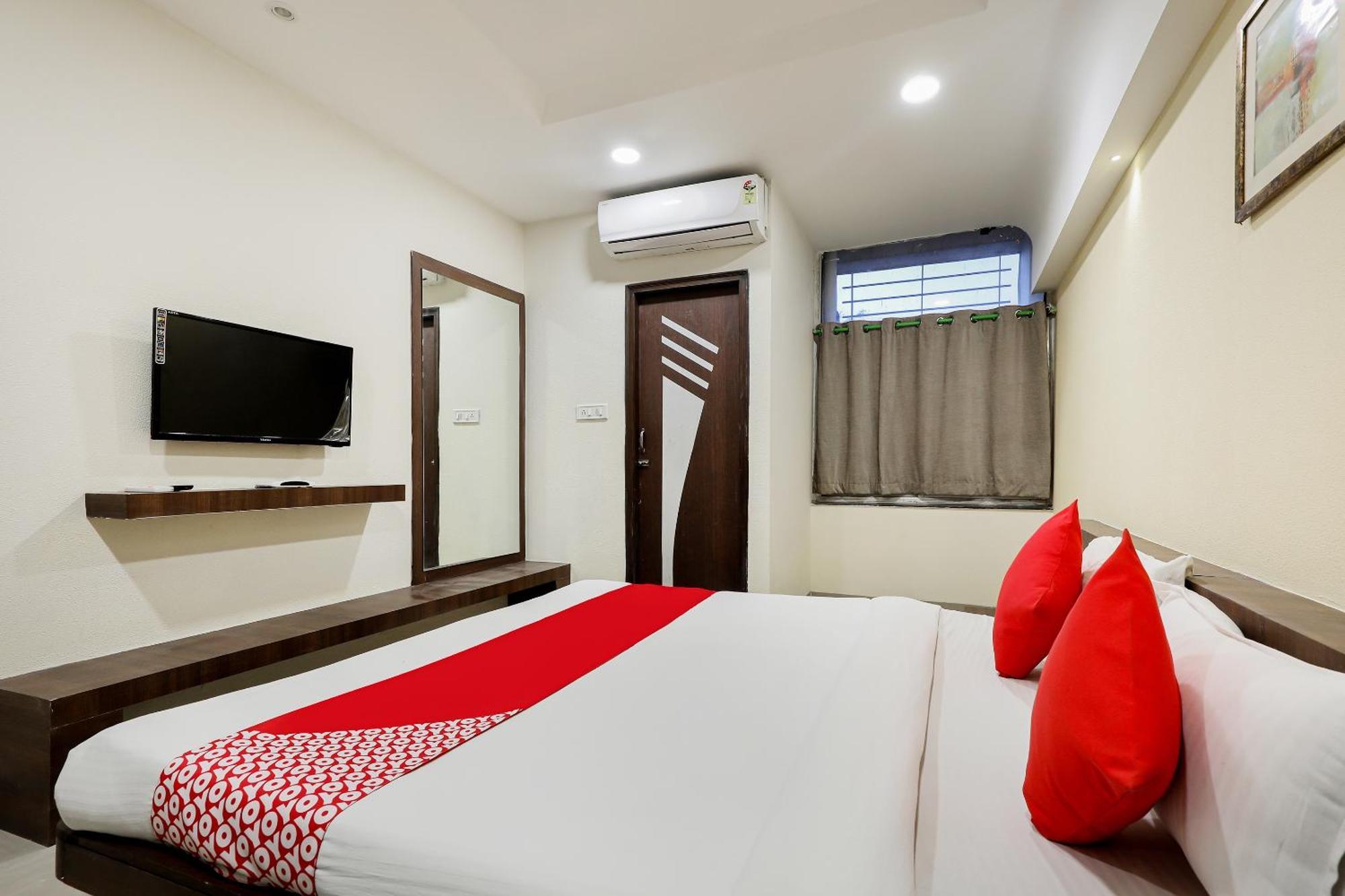 Oyo Relax Hotel 3*