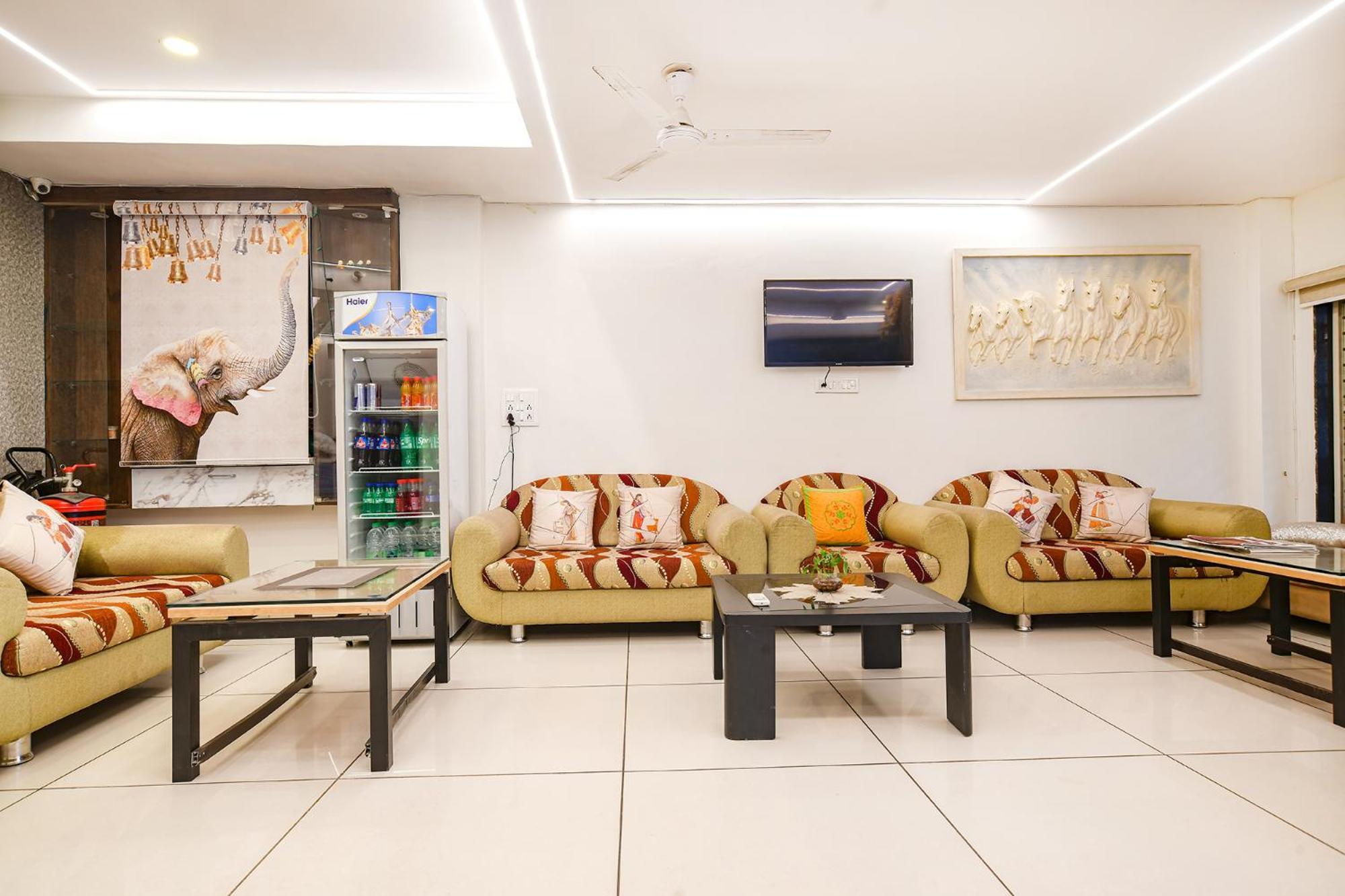 Hotel Fabhotel Shree Ram Palace 3*