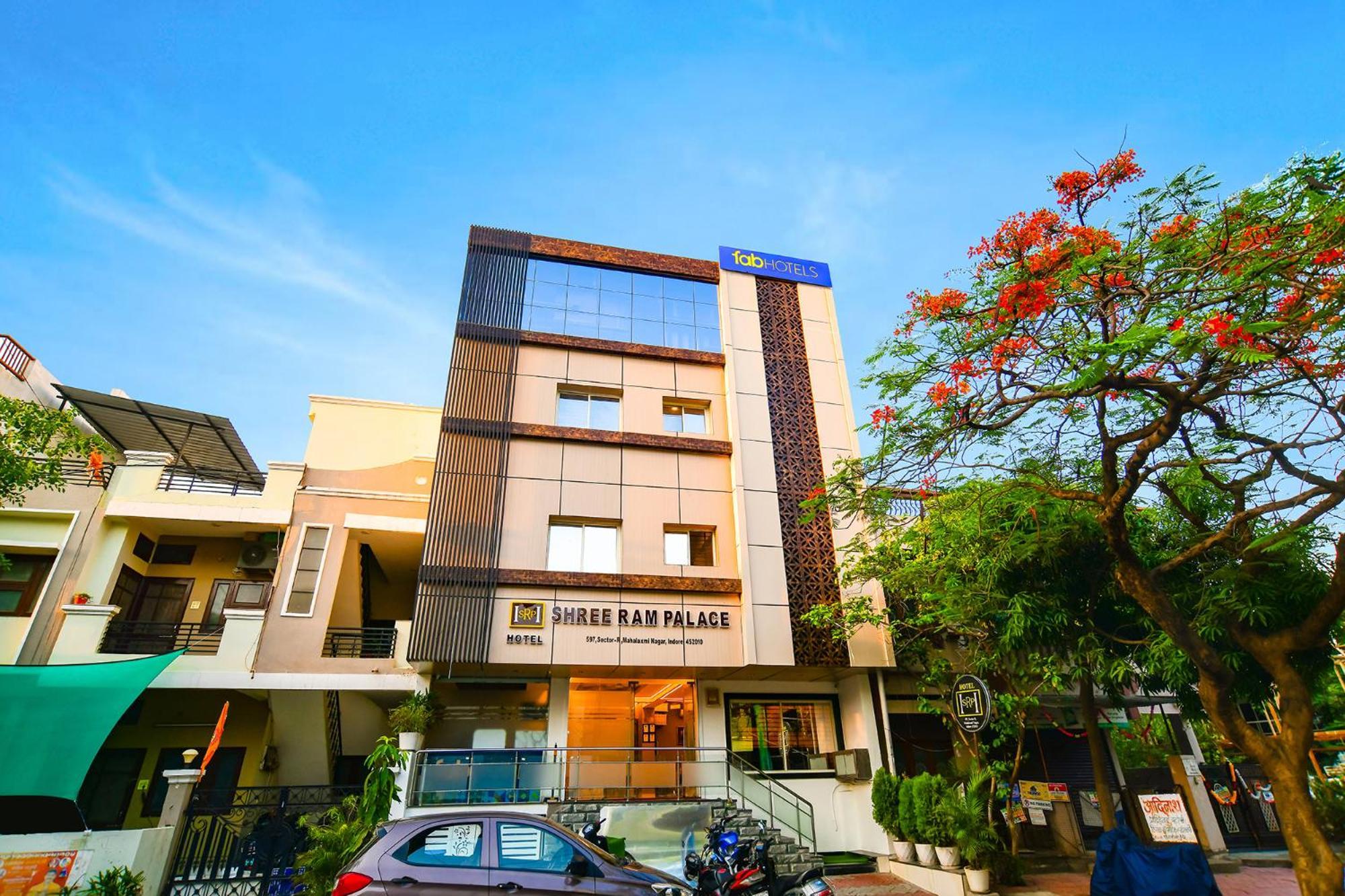 Hotel Fabhotel Shree Ram Palace 3*