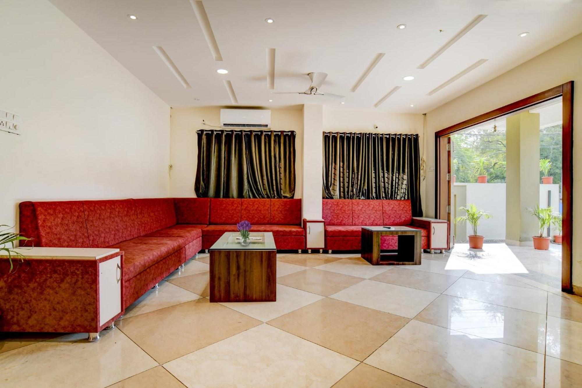 Collection O Task Hotel 4*