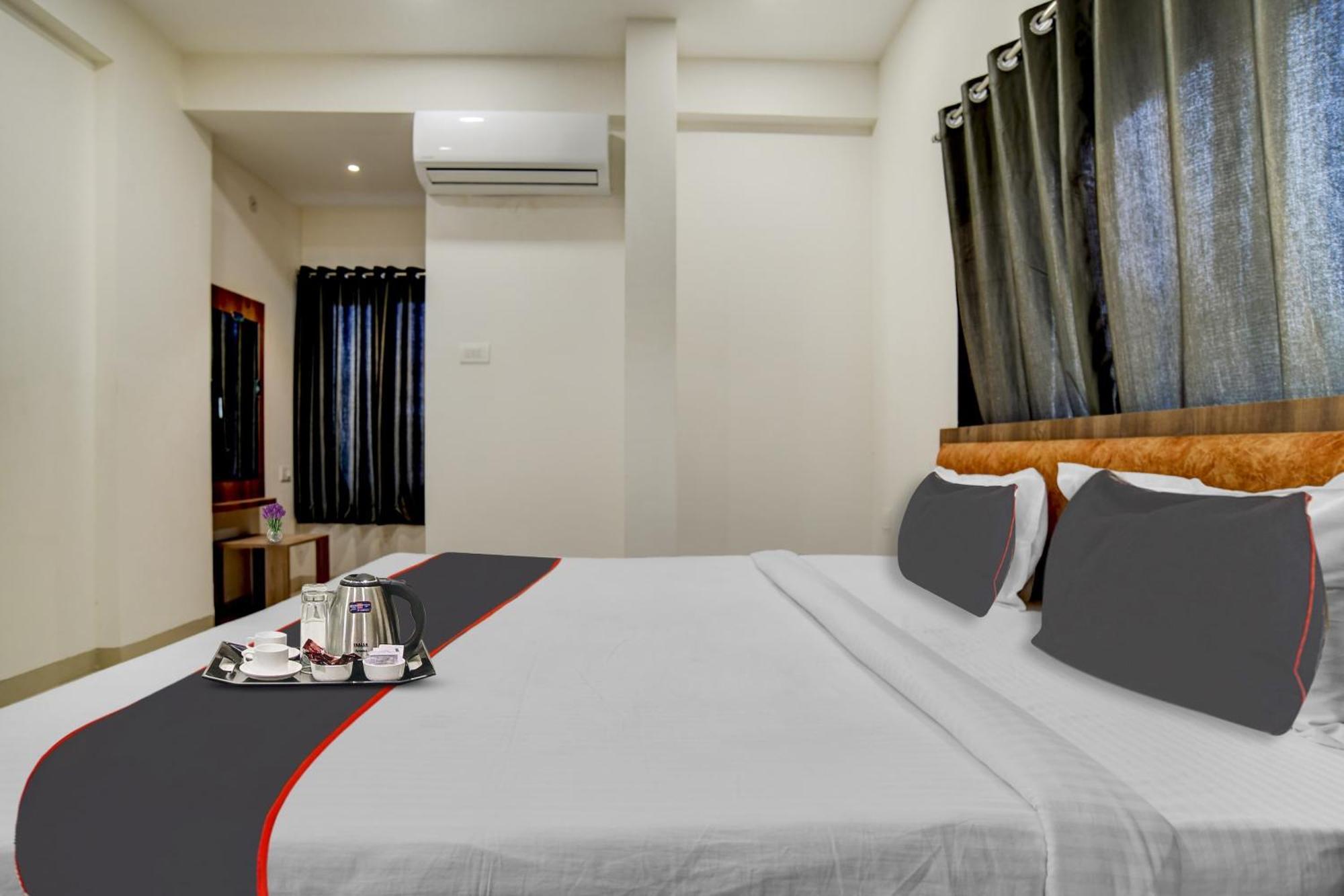 Hotel Collection O Task Indore
