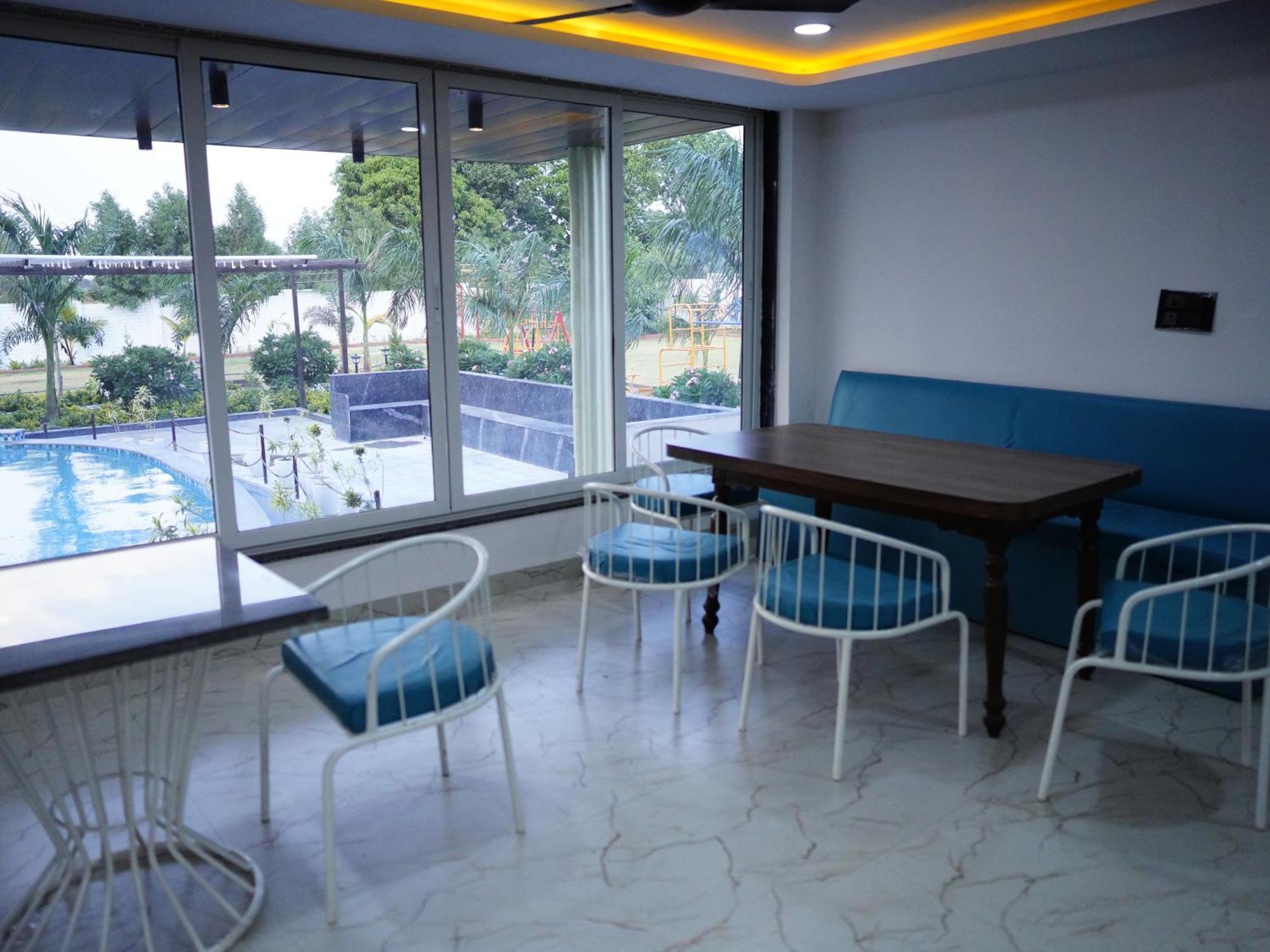 Hotel Fun O Farm Luxury Farm Indore