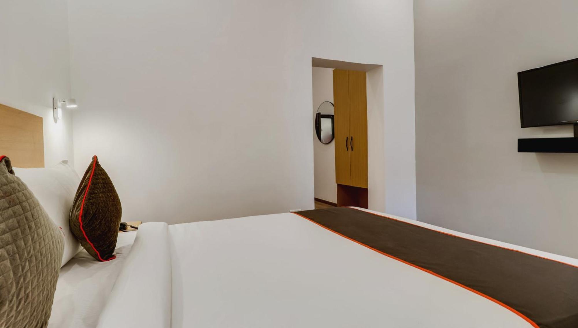 Super Townhouse Gandhi Hall Indore