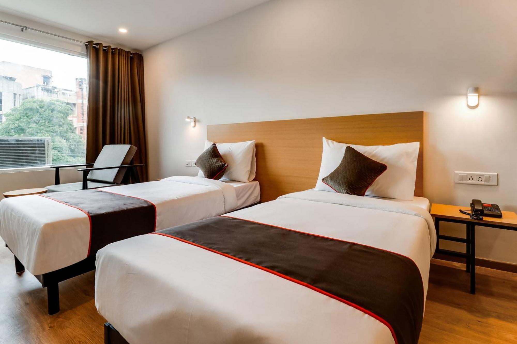 Super Townhouse Gandhi Hall Hotel 4*