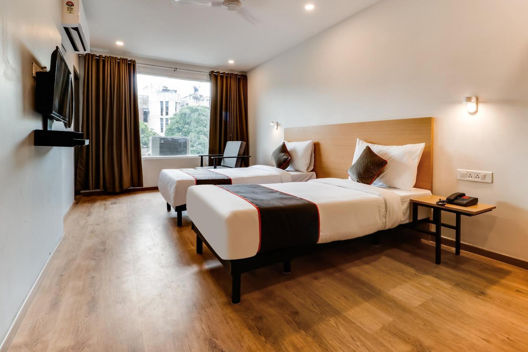 Super Townhouse Gandhi Hall Hotel Indore