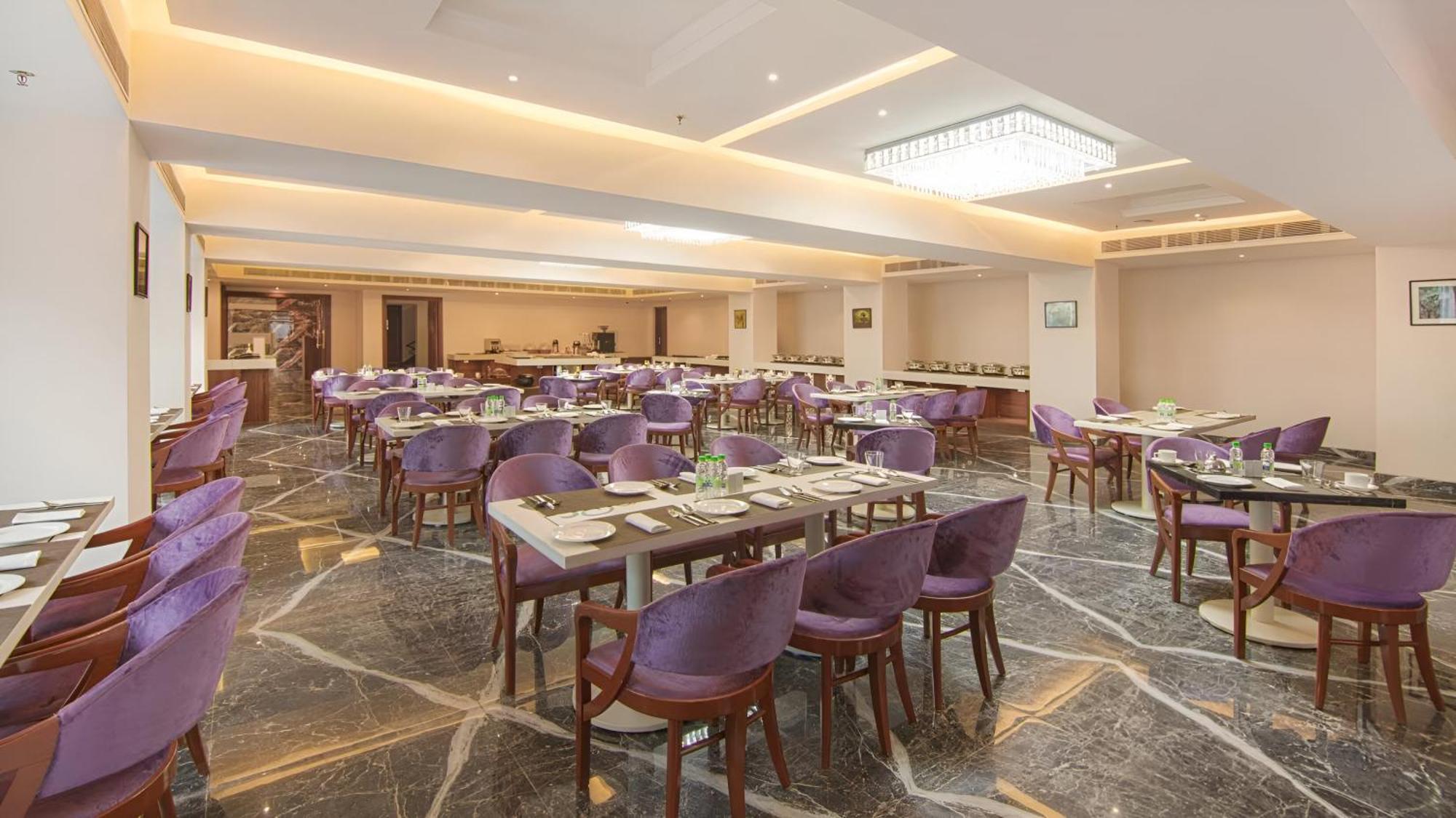 Sarovar Portico , Hotel 4*