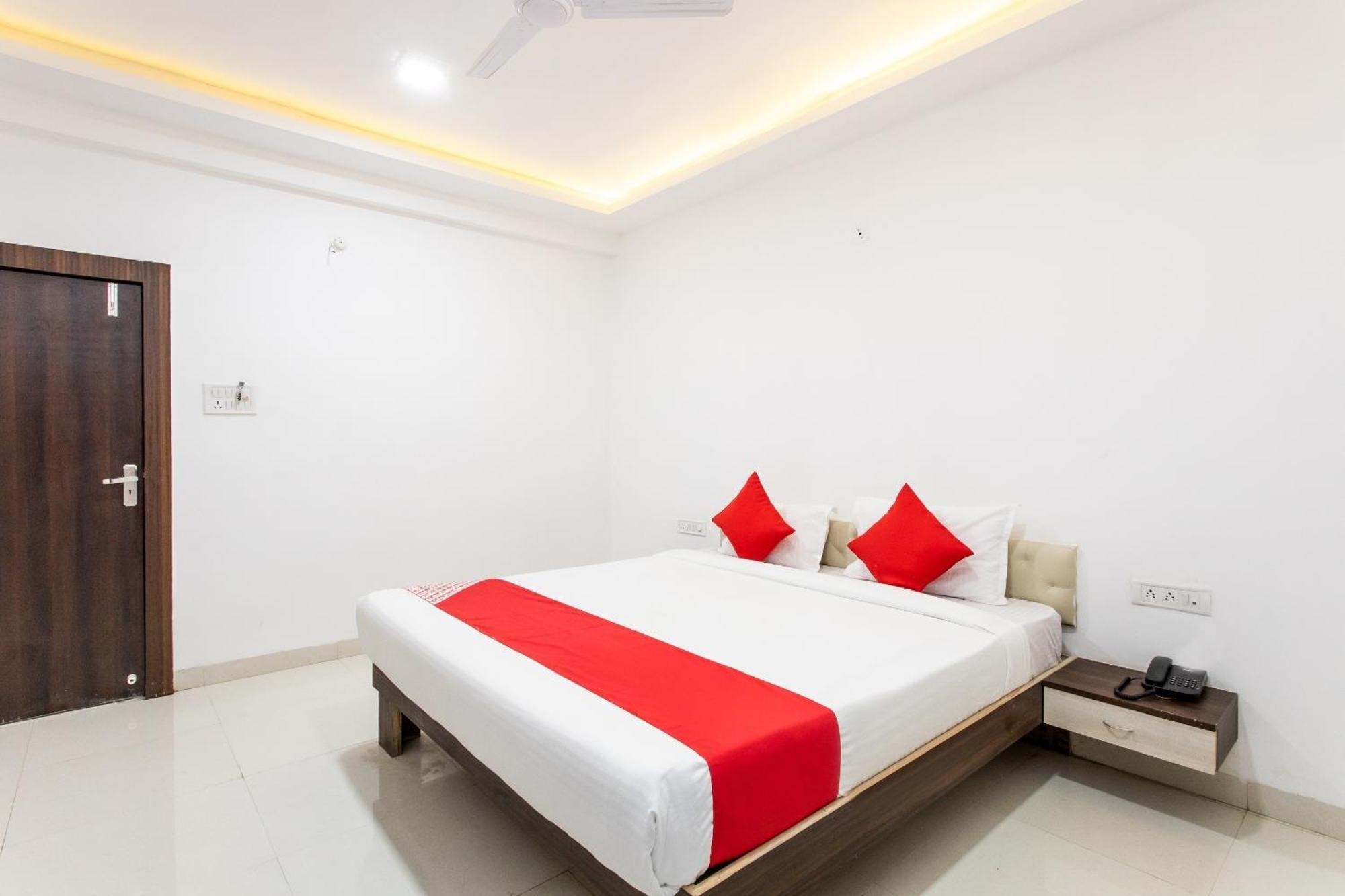 Collection O Vijay Nagar Formerly Shiva Hotel