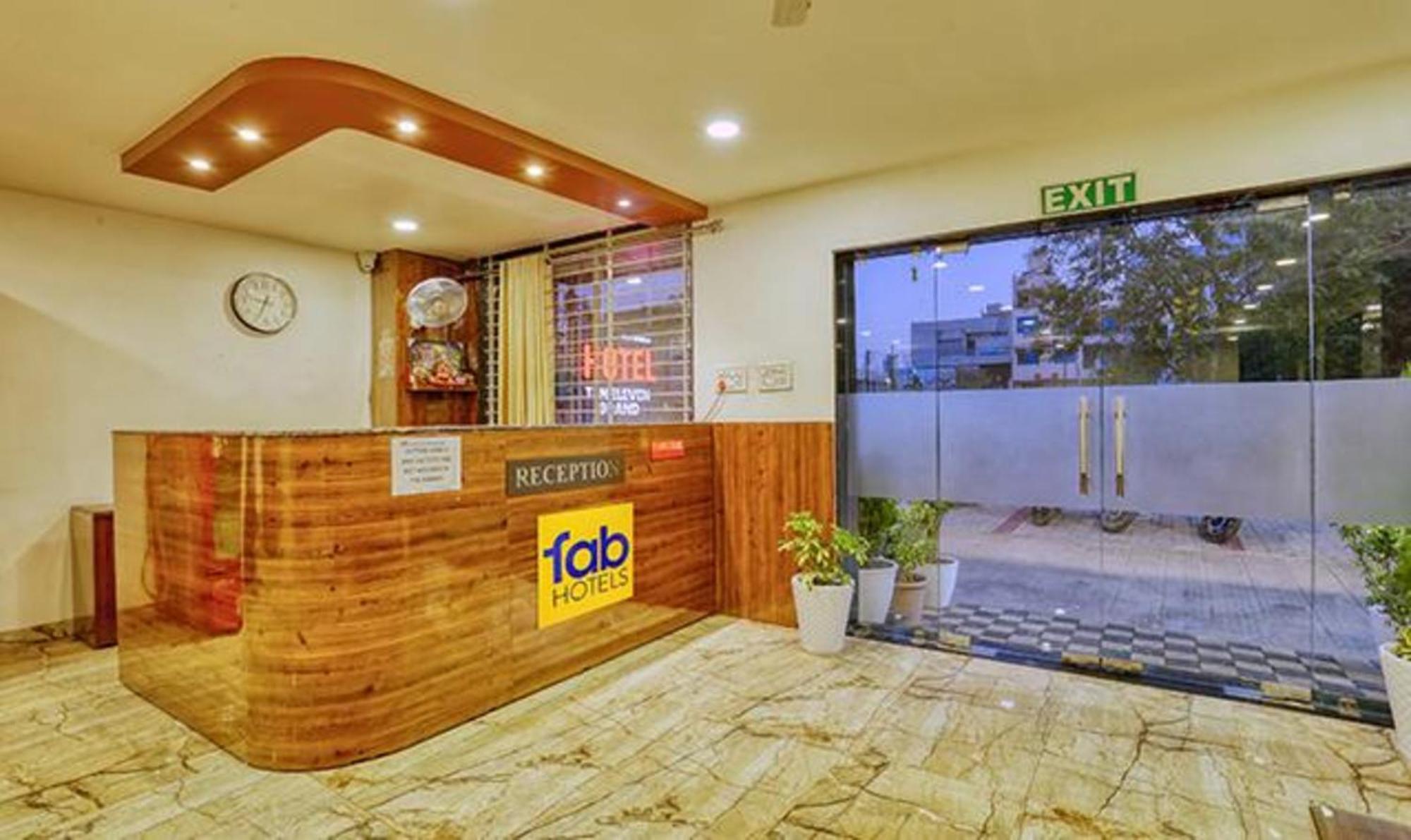 Hotel Fabhotel Eleven Grand 3*