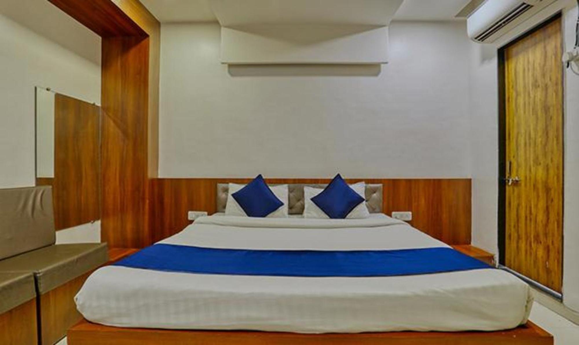 Fabhotel Eleven Grand Hotel 3*