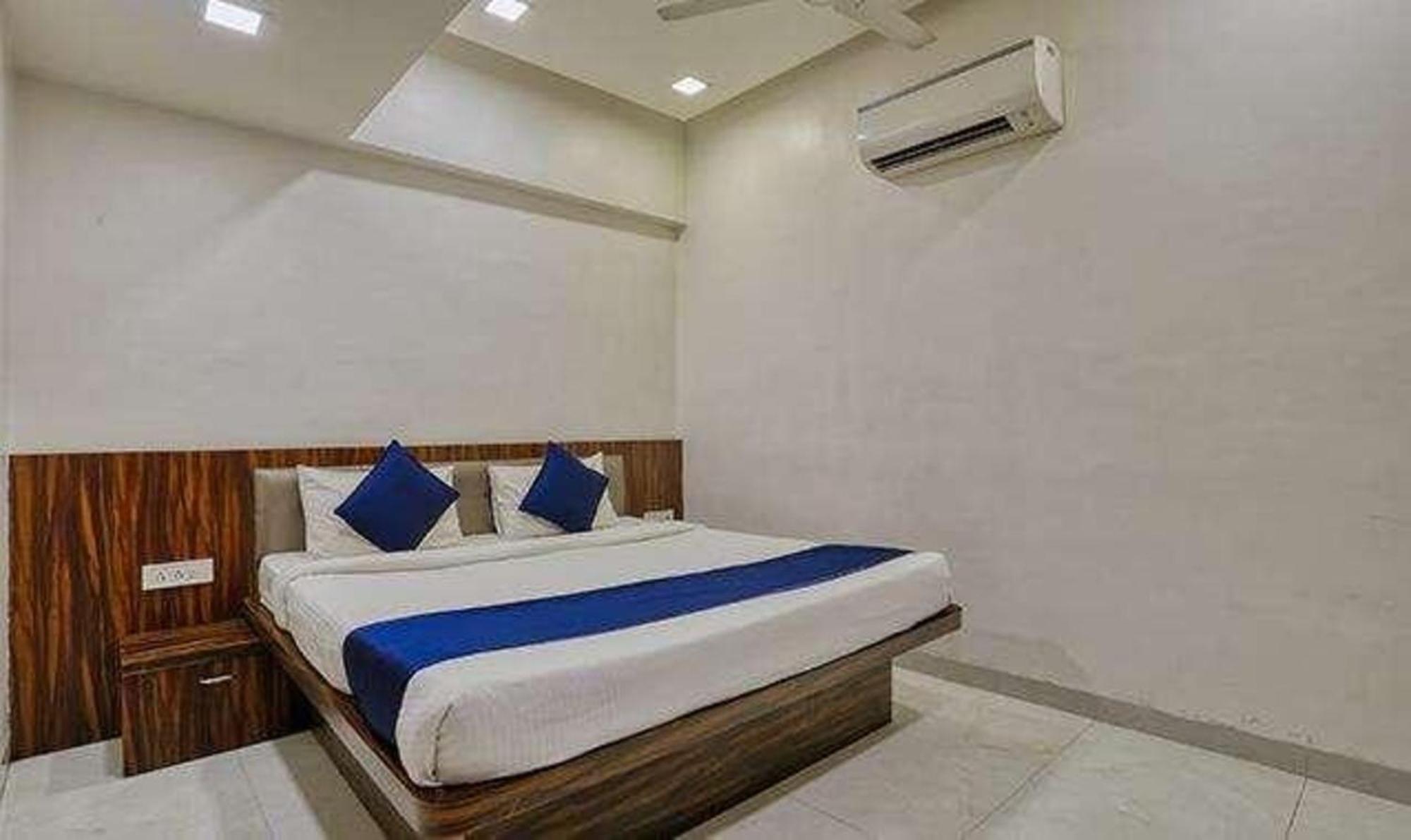Fabhotel Eleven Grand 3*