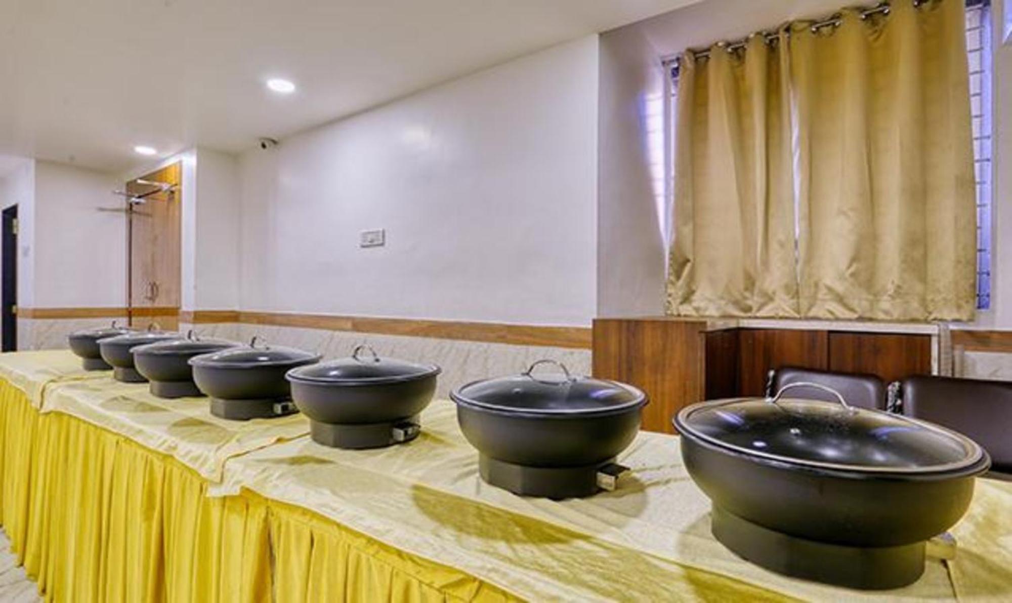 Fabhotel Eleven Grand Hotel 3*