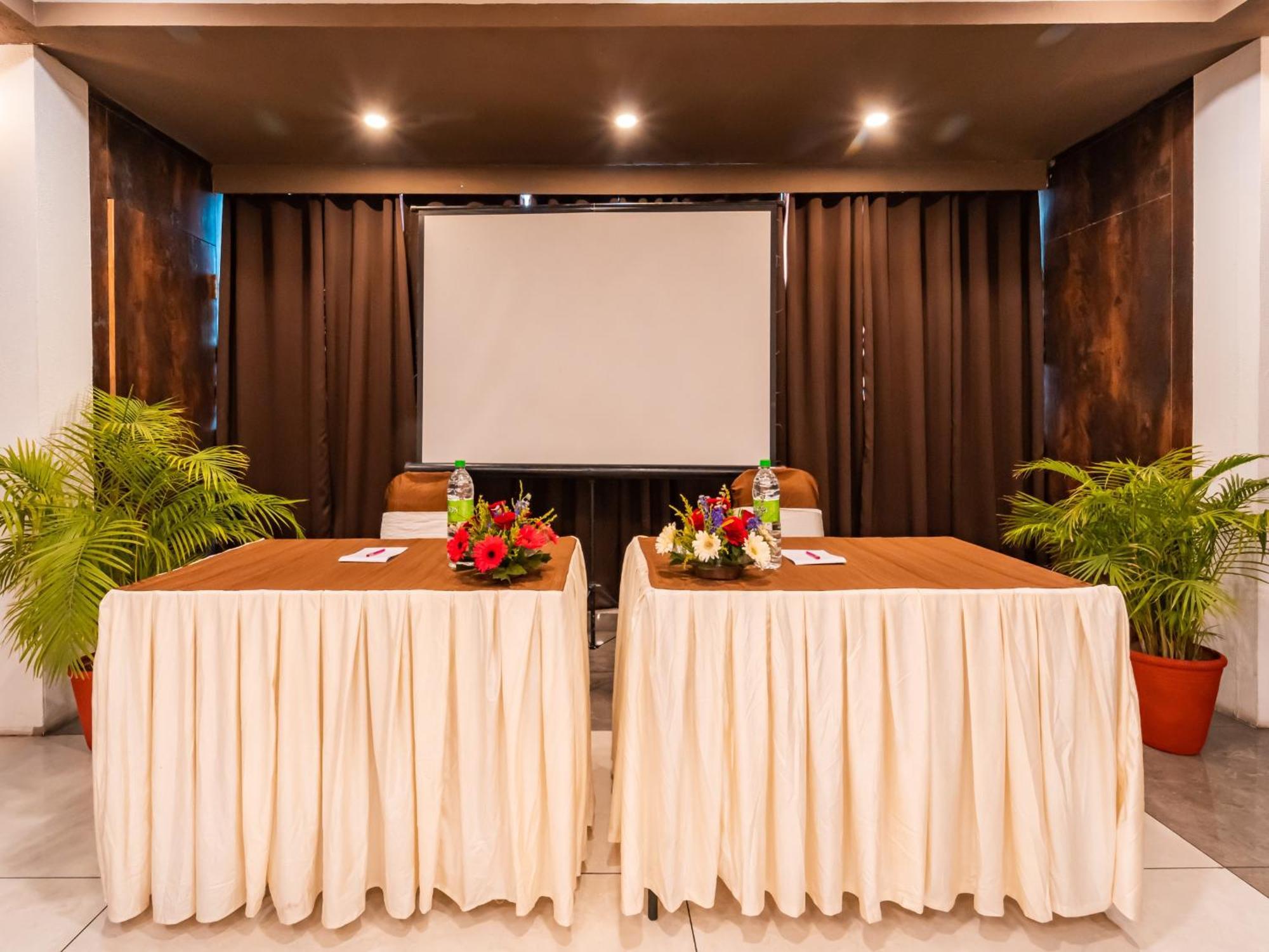 Signature Planet Hotel 3*