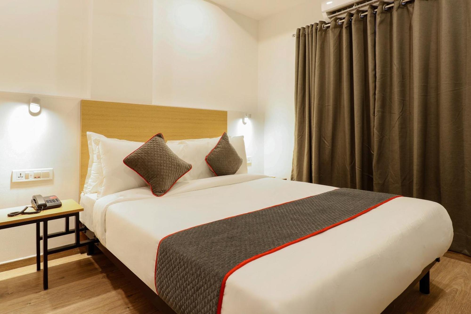 Super Townhouse The Landmark Hotel 4*
