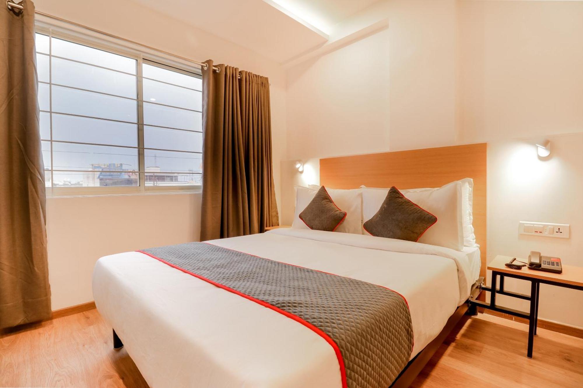 Super Townhouse The Landmark Hotel Indore