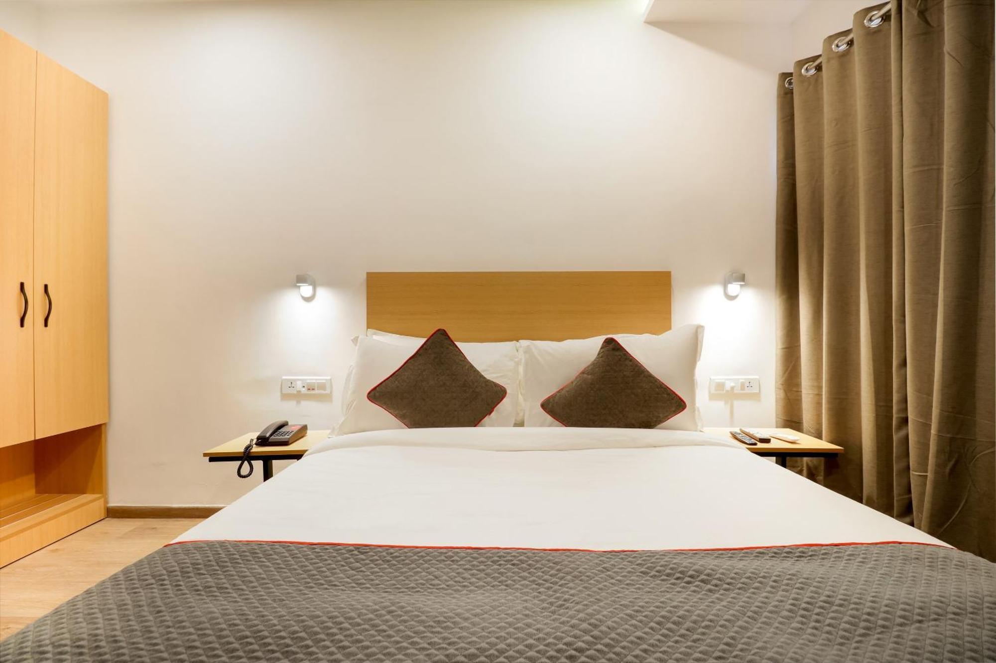 Hotel Super Townhouse The Landmark Indore